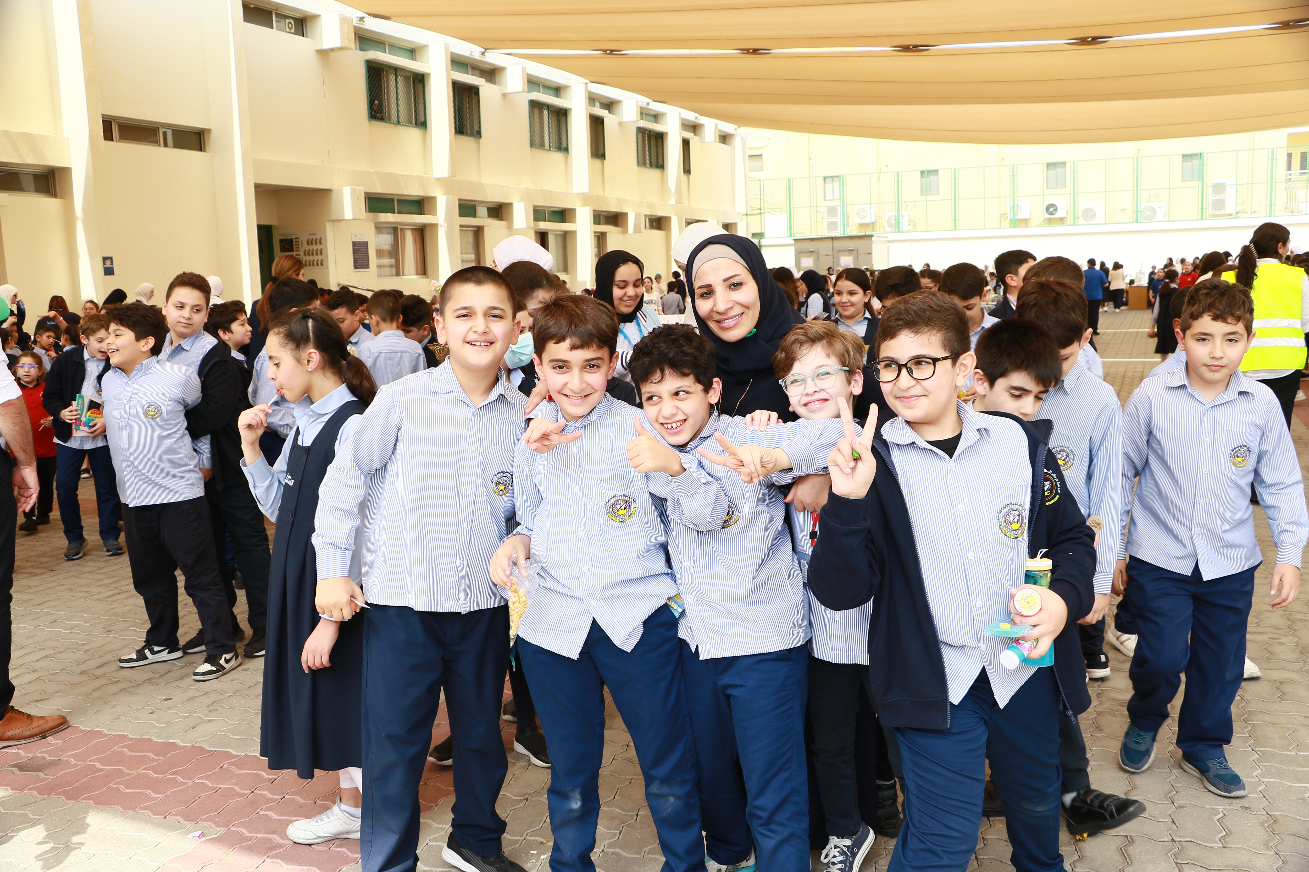 أسبوع التسوق / بنات
