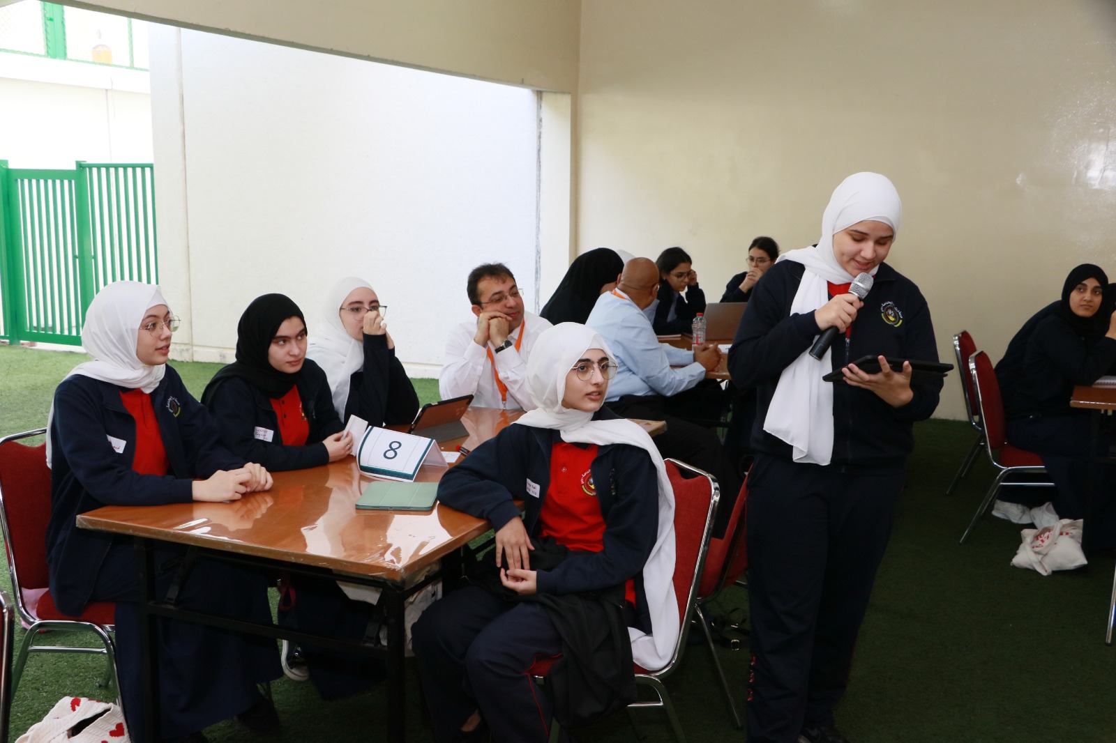 ورشة تعليمية لطالبات الصف العاشر بعنوان ( مخيم الابتكار )