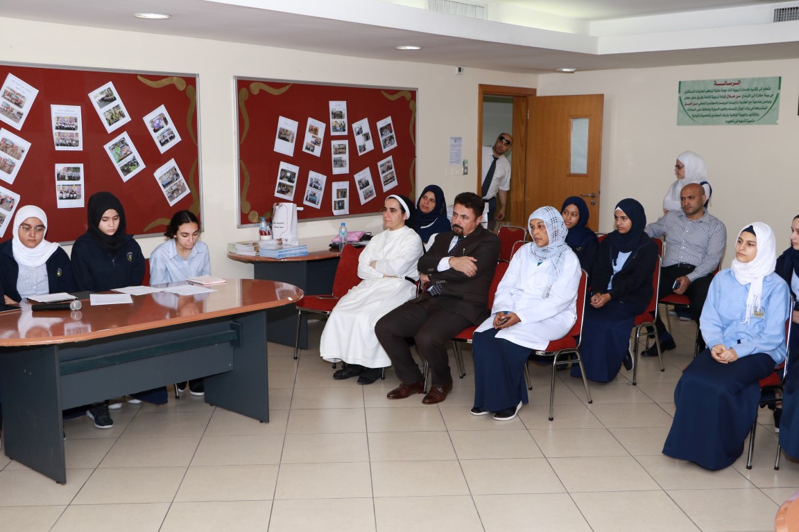 المنتدى العلمي الأول لمادة العلوم