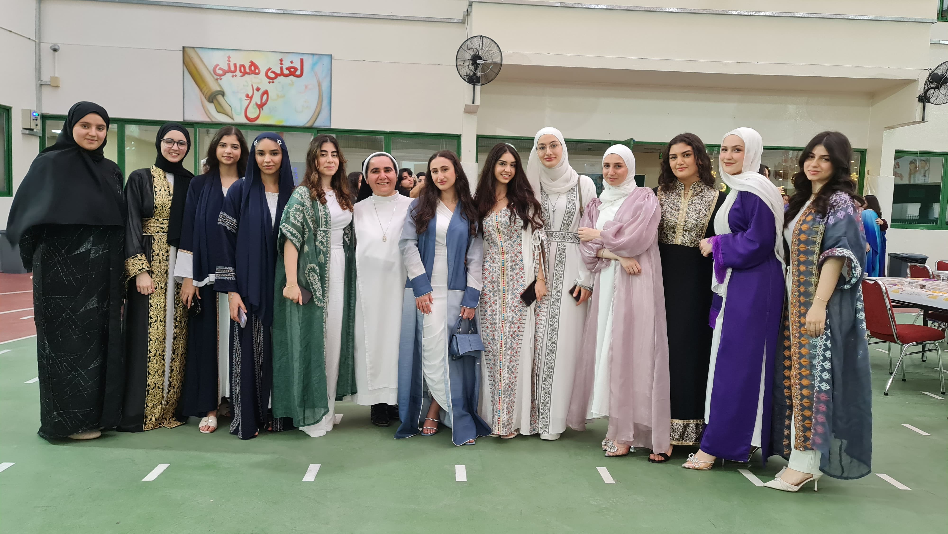 افطار رمضان لطالبات الصف الثاني عشر - بنات