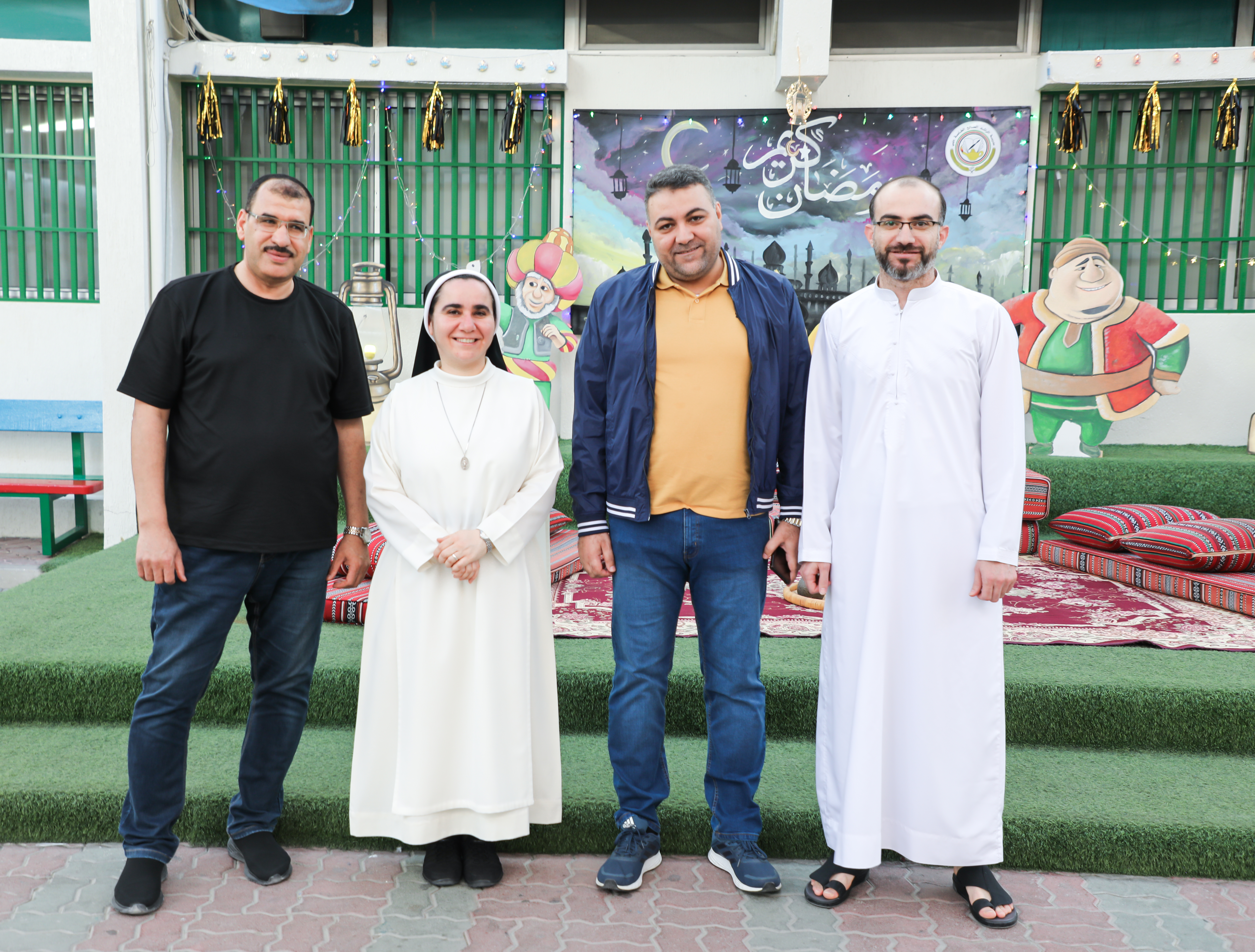 افطار رمضان لطلاب الصف الثاني عشر- بنين  مع المعلمين