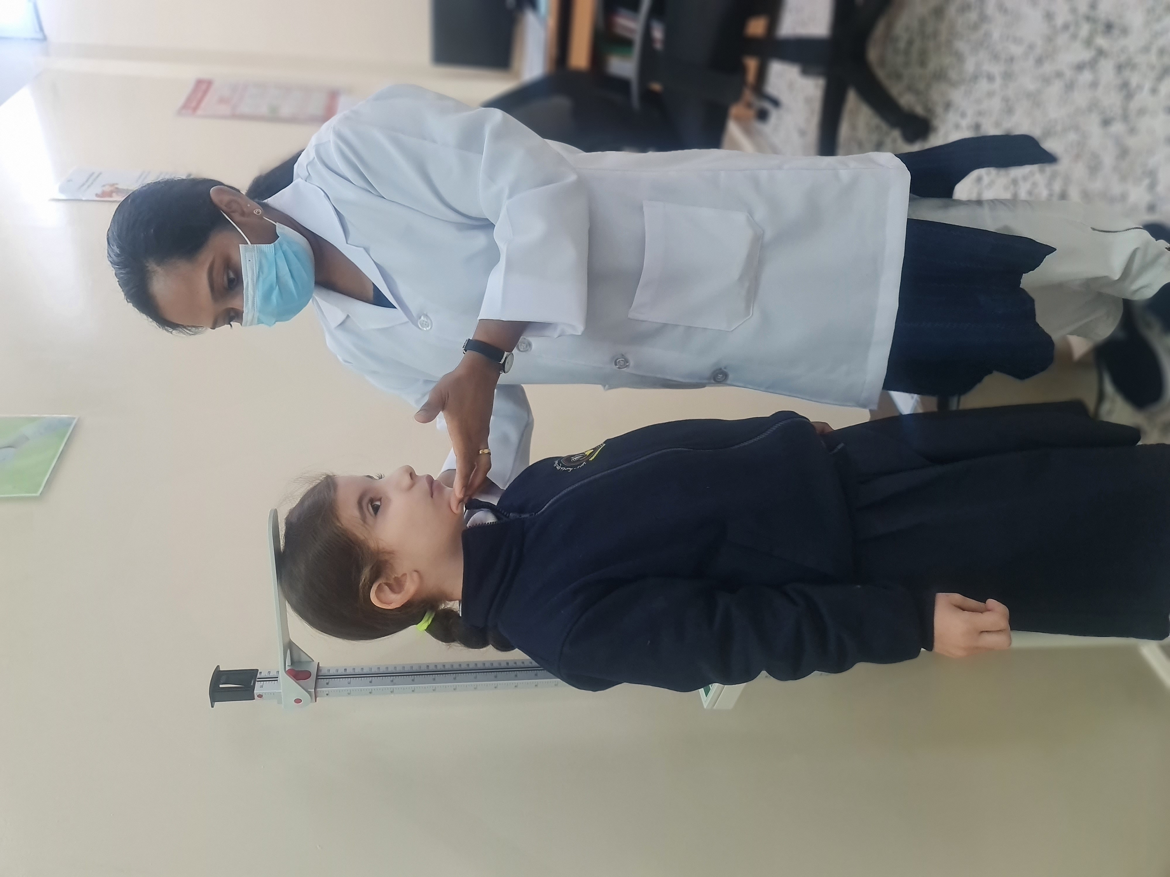 الخدمات الصحية (العيادة المدرسية )