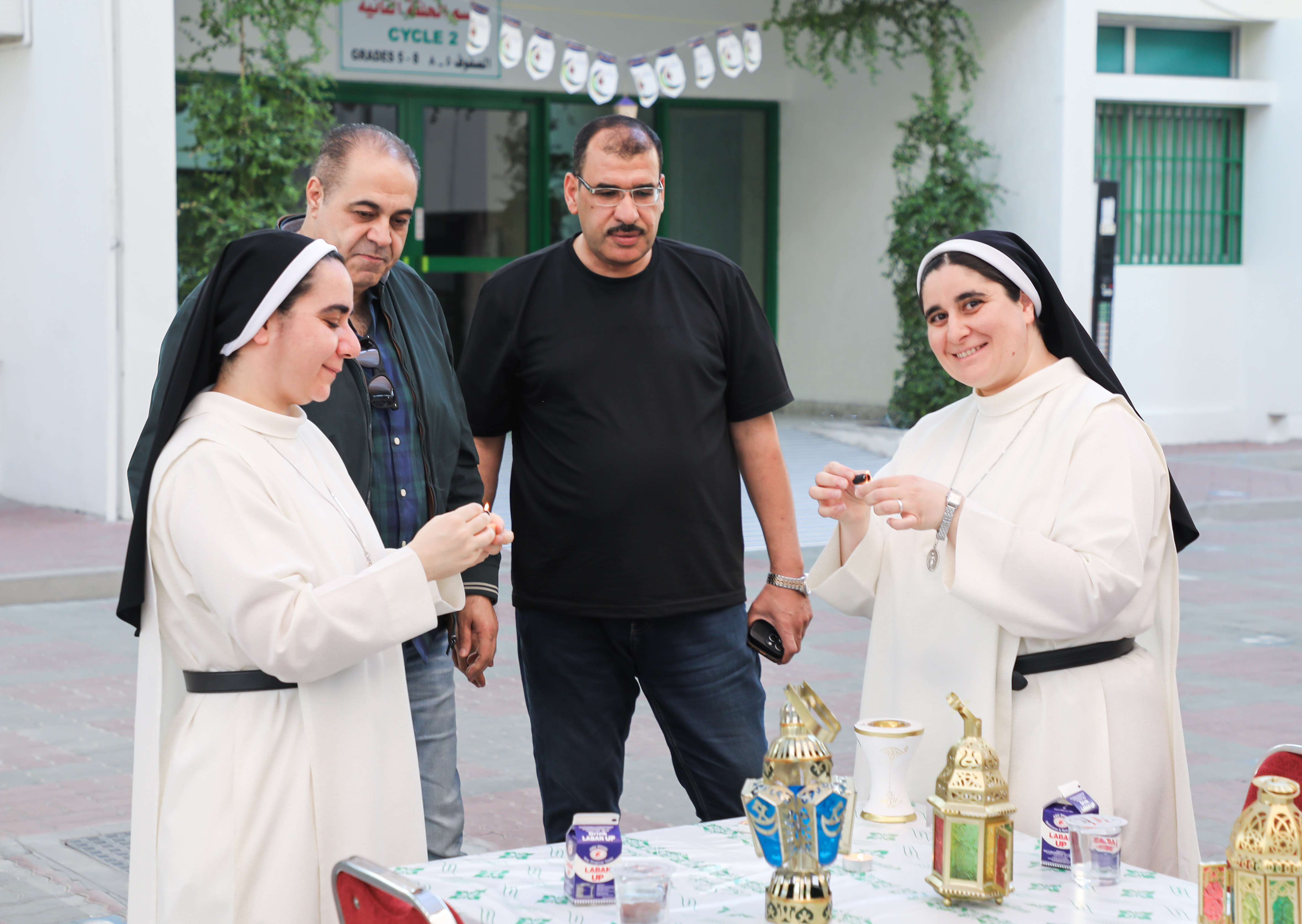 افطار رمضان لطلاب الصف الثاني عشر- بنين  مع المعلمين