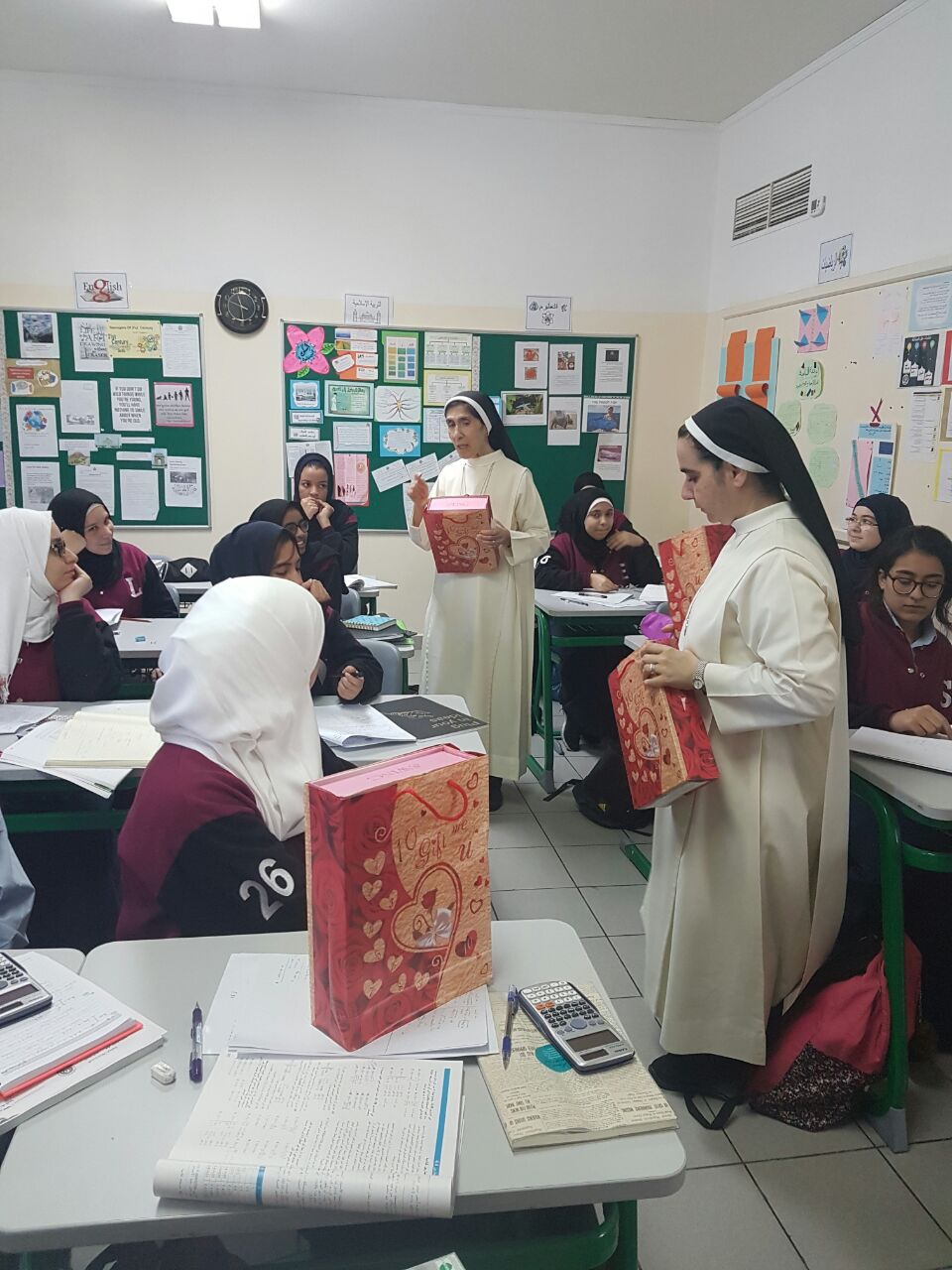 تكريم الكادر المدرسي والطلبة