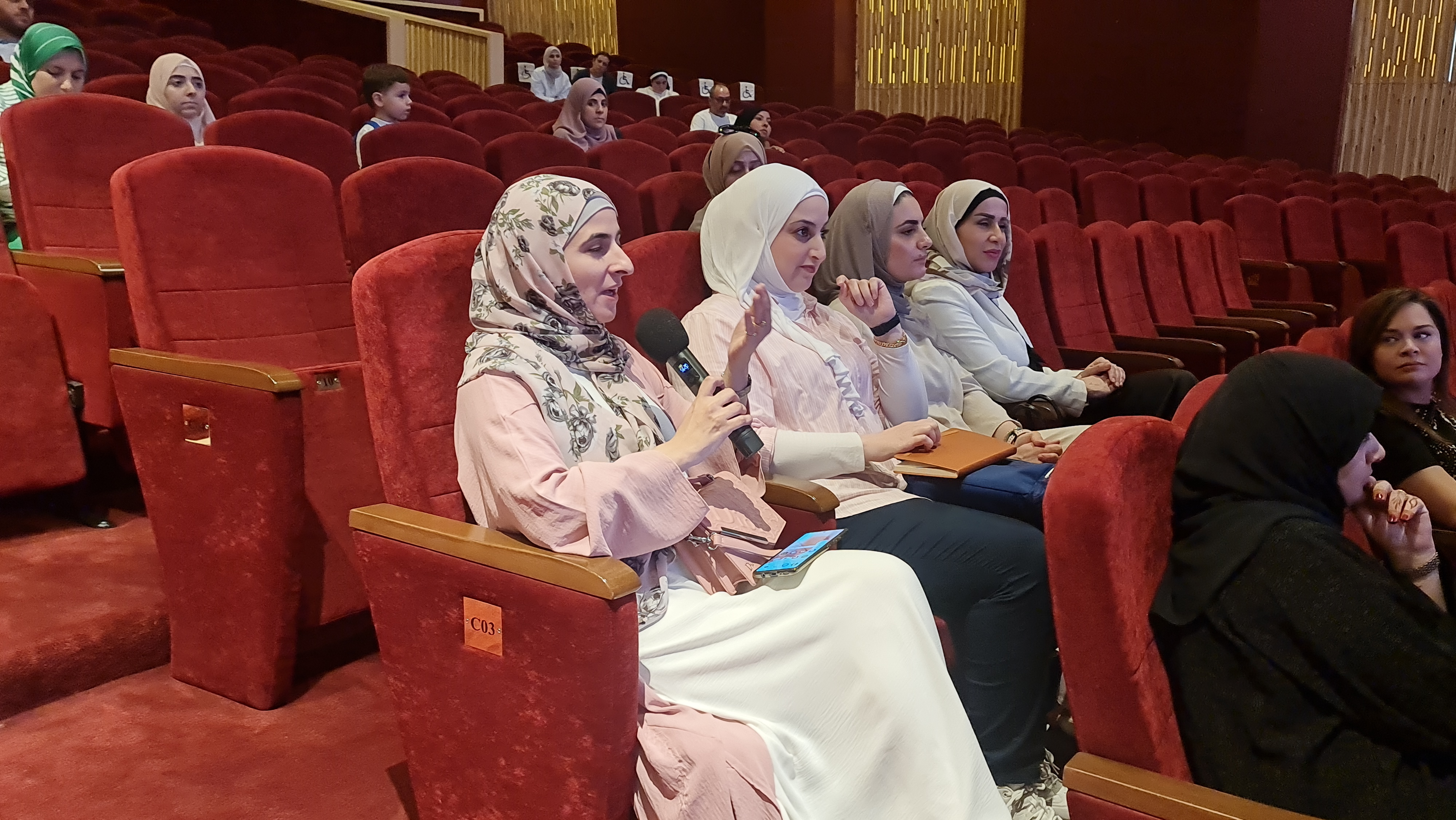 فن التعامل مع الطفل والمراهق