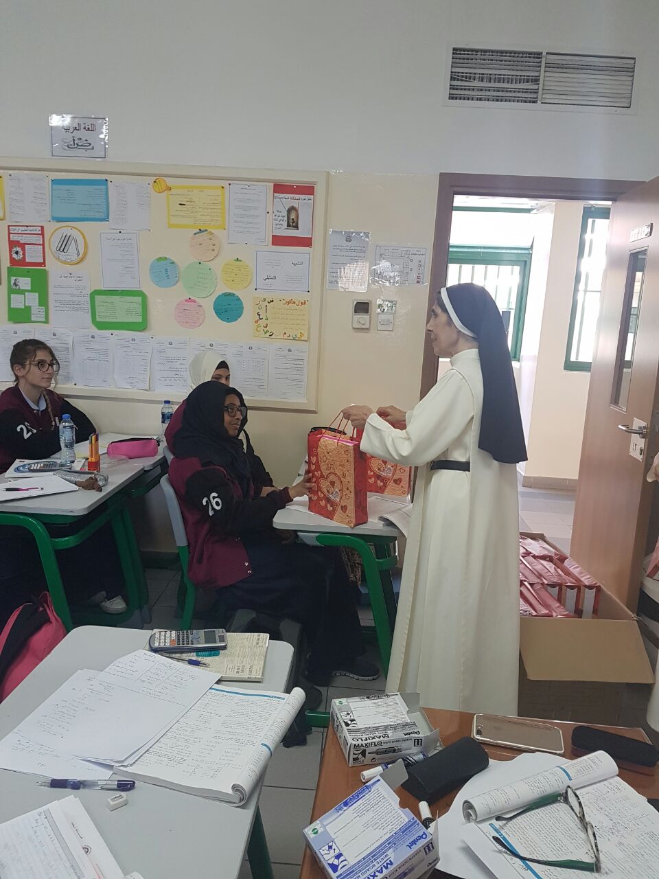 تكريم الكادر المدرسي والطلبة