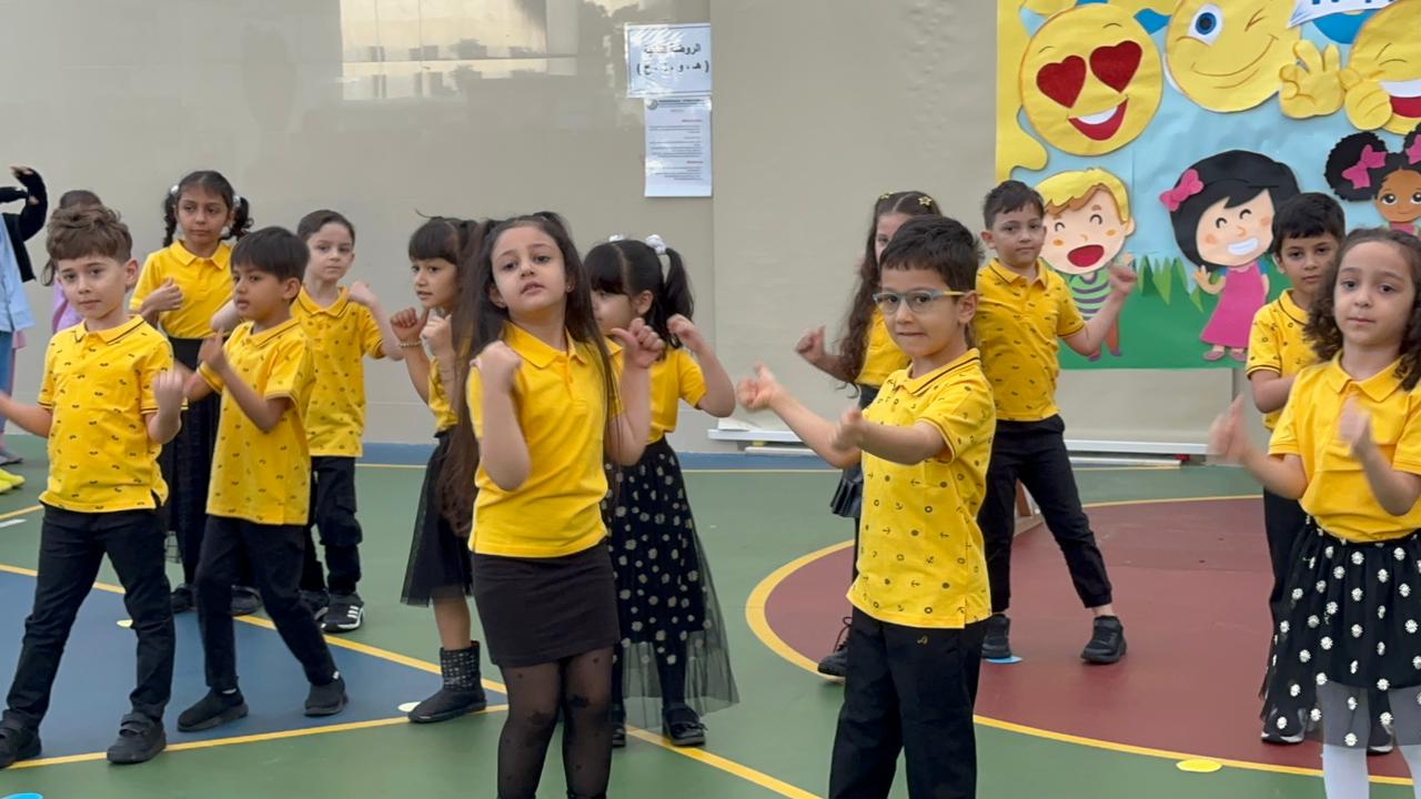 اذاعة مدرسية  بعنوان 