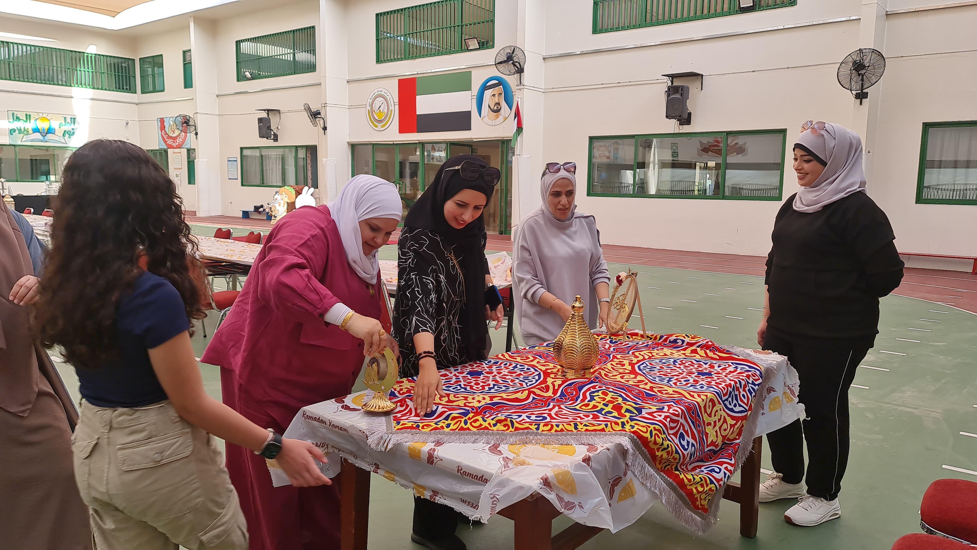 افطار رمضان لطالبات الصف الثاني عشر - بنات