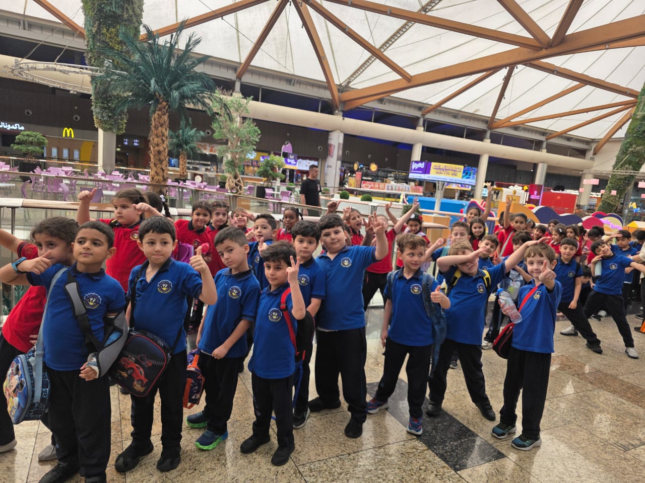 رحلة ترفيهية لطلاب الصف الاول إلى adventure land في مركز الصحارى 