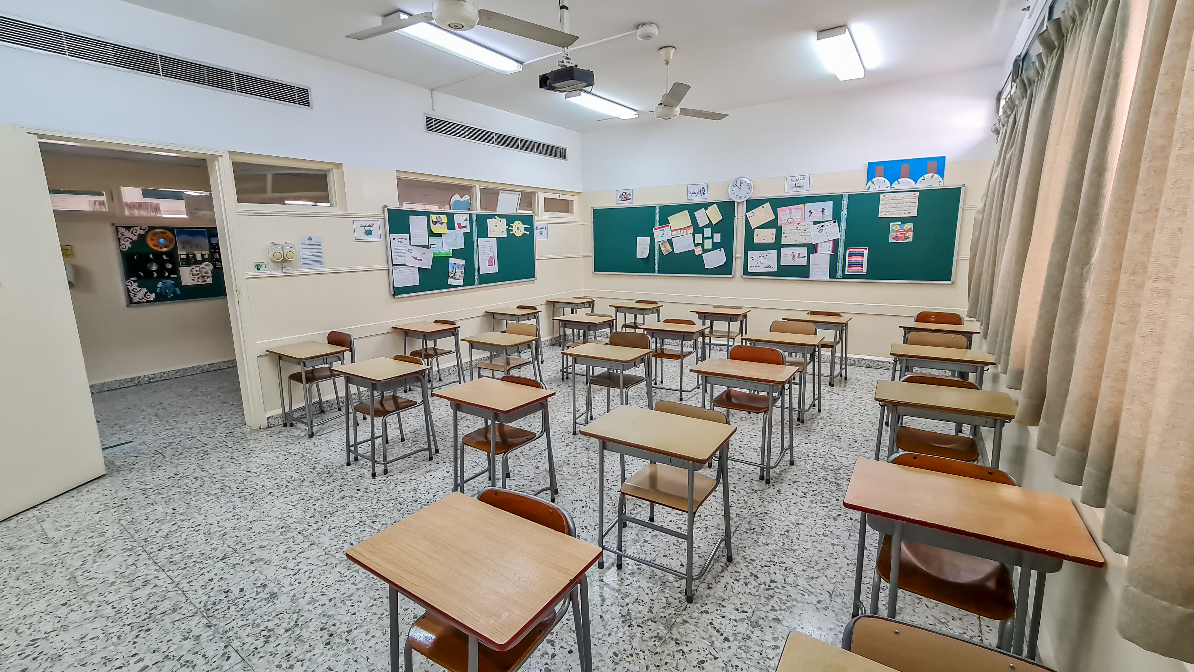 المدرسة بالصور 