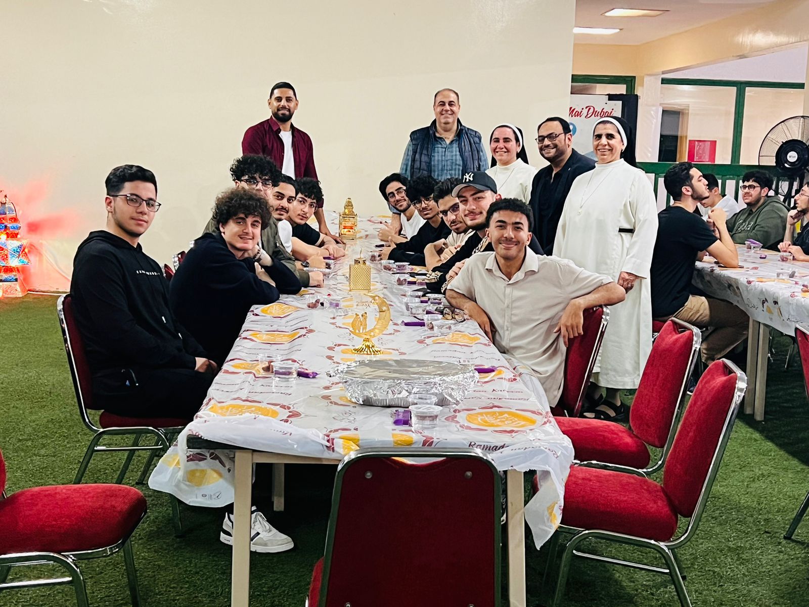 افطار رمضان لطلاب الصف الثاني عشر - بنين