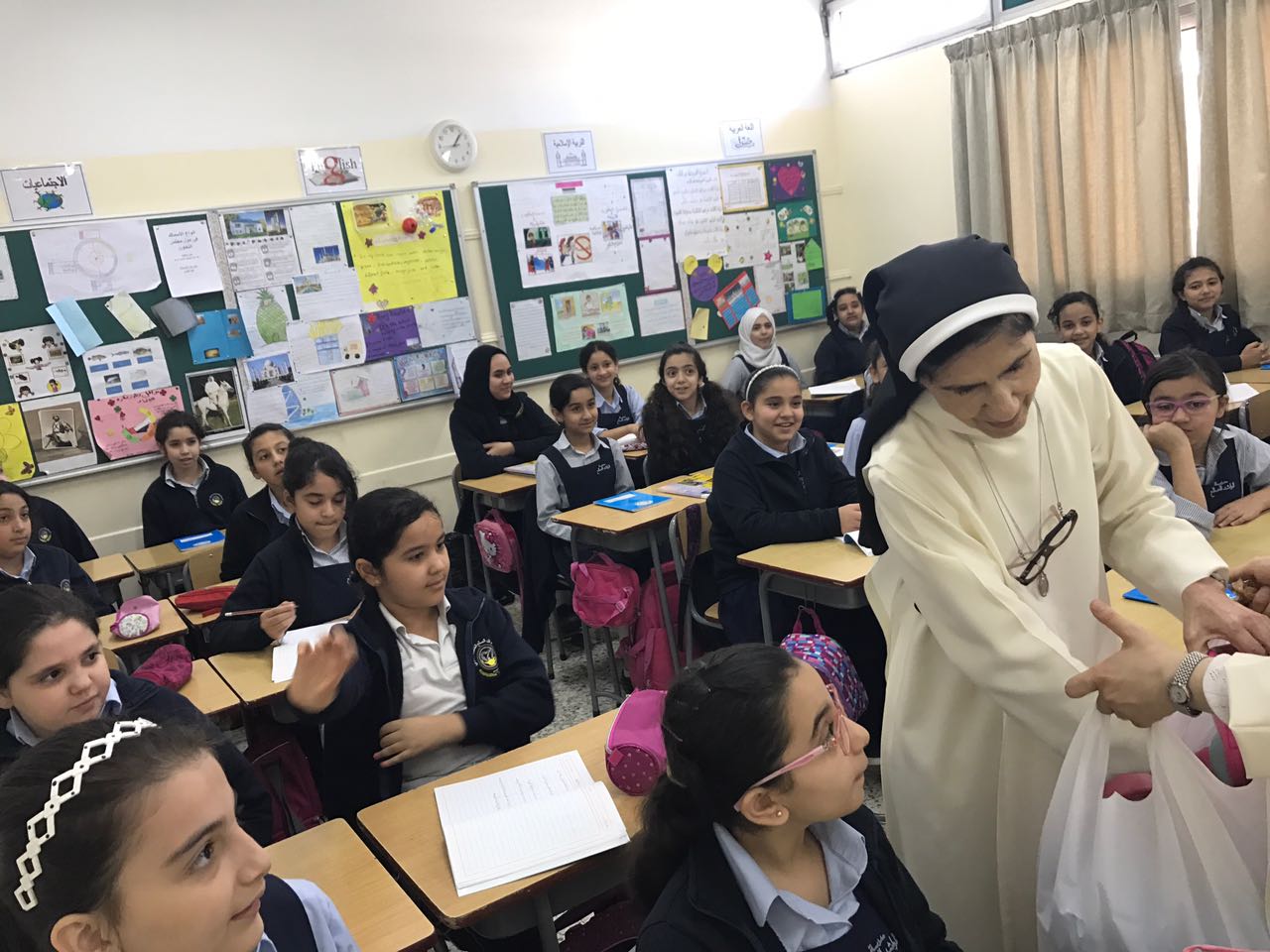 تكريم الكادر المدرسي والطلبة