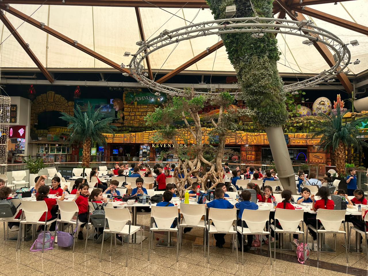 رحلة الصف الاول الأساسي إلى ( Adventureland )