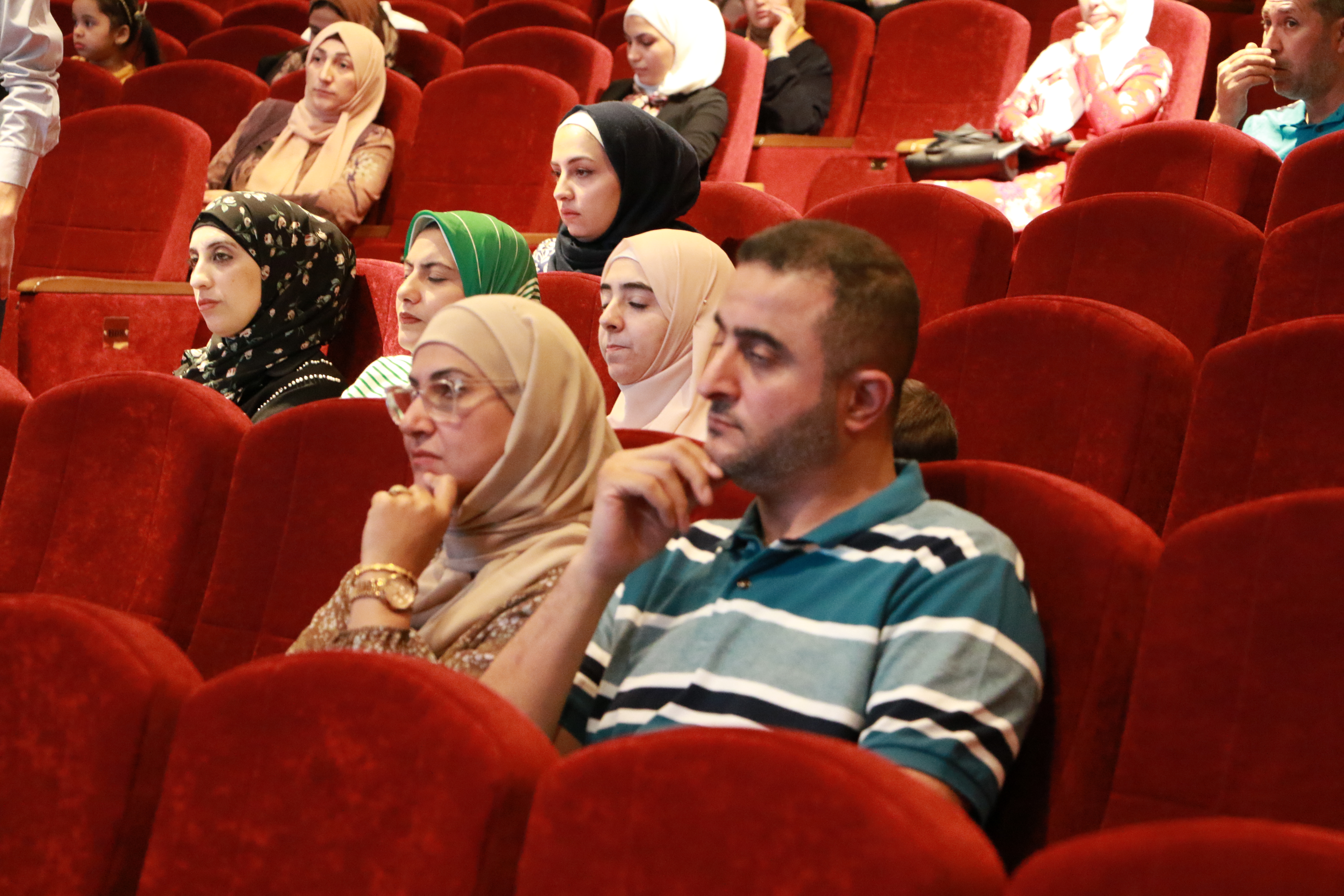 فن التعامل مع الطفل والمراهق