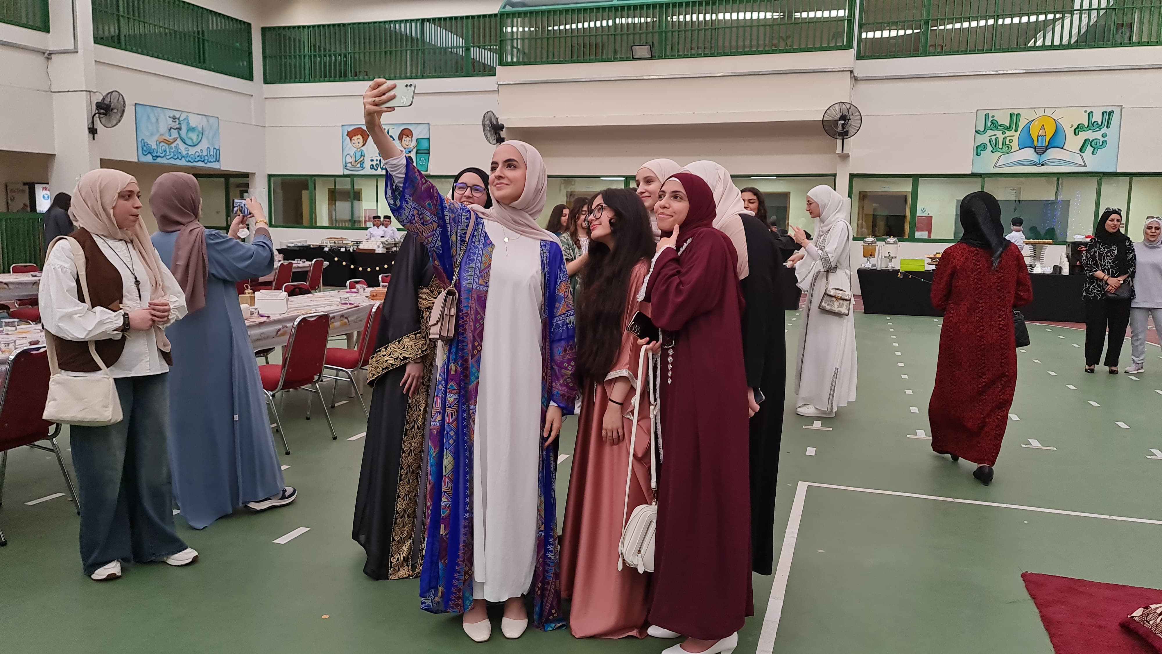 افطار رمضان لطالبات الصف الثاني عشر - بنات