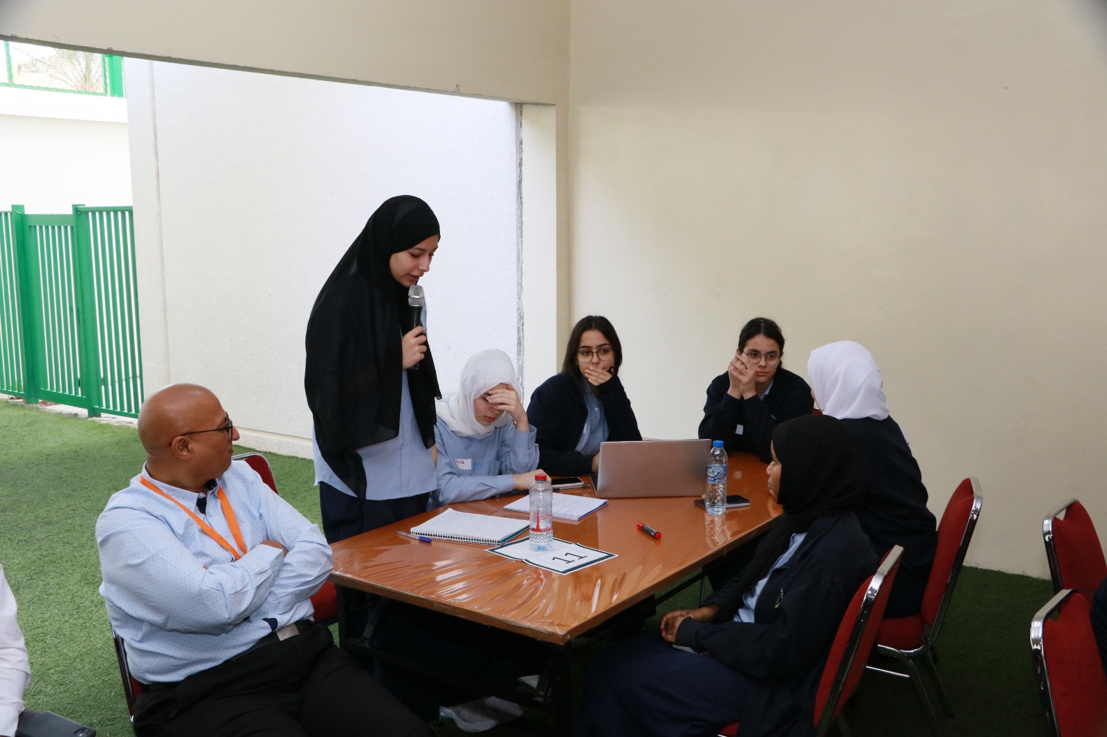 ورشة تعليمية لطالبات الصف العاشر بعنوان ( مخيم الابتكار )