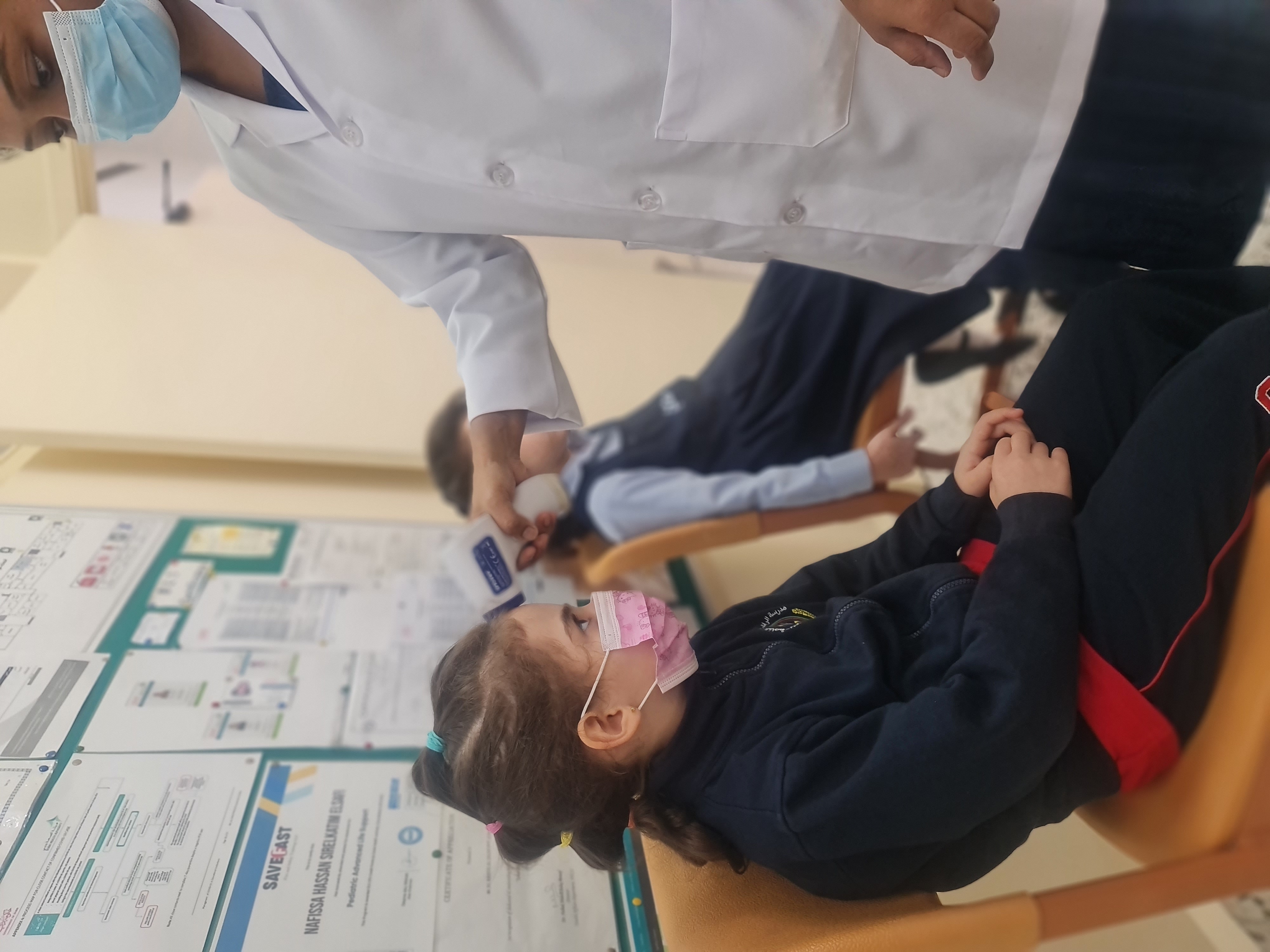 الخدمات الصحية (العيادة المدرسية )