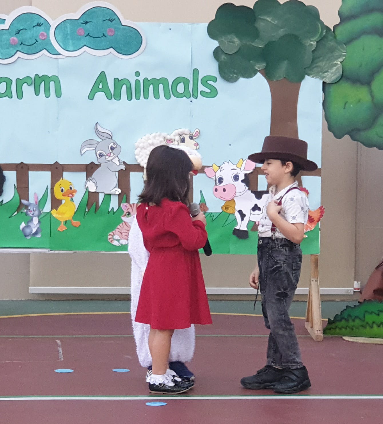 KG1 (C)  Farm Animals Assembly