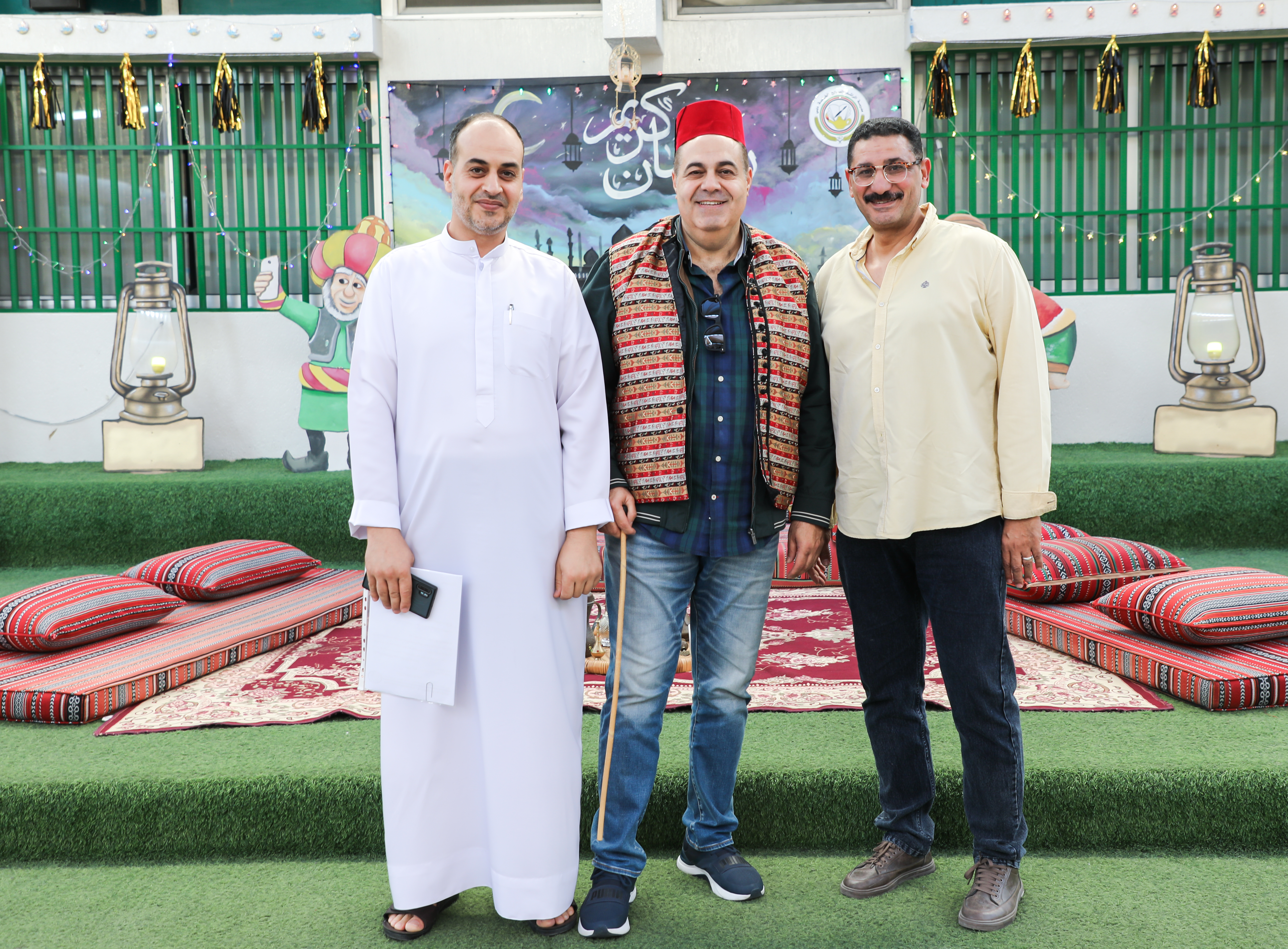 افطار رمضان لطلاب الصف الثاني عشر- بنين  مع المعلمين