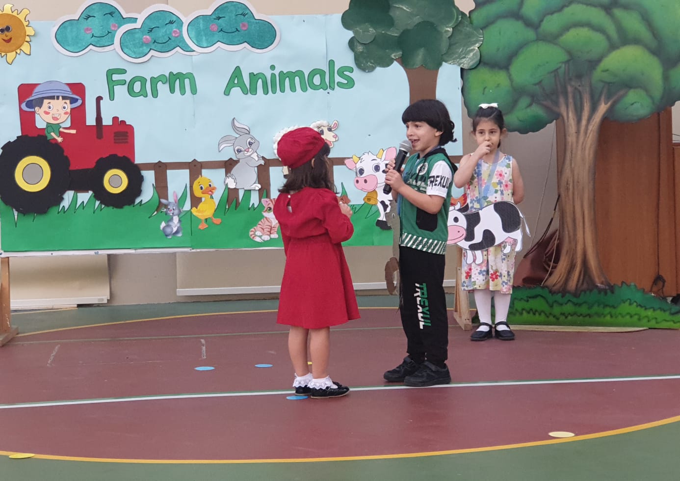KG1 (C)  Farm Animals Assembly