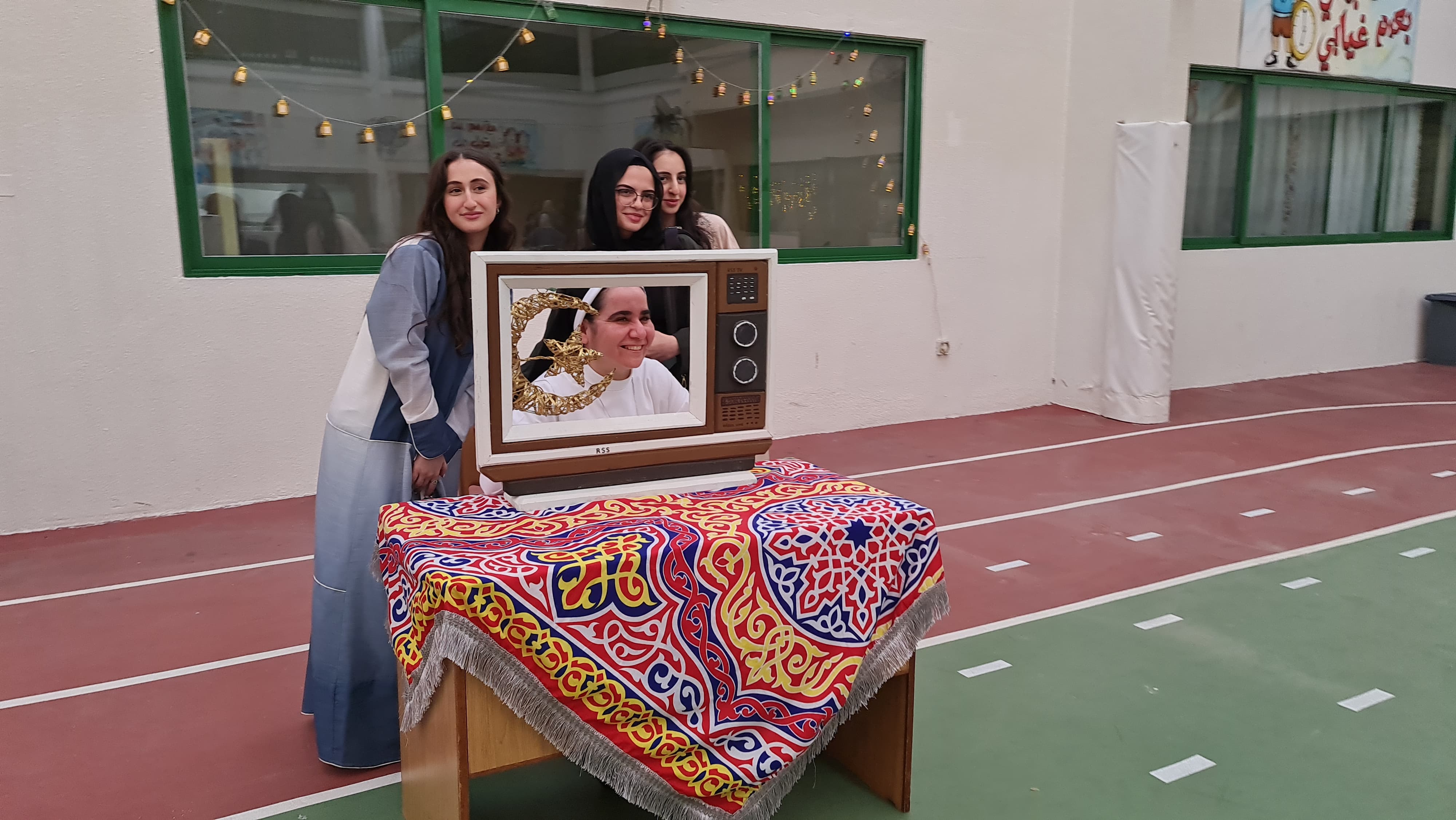 افطار رمضان لطالبات الصف الثاني عشر - بنات