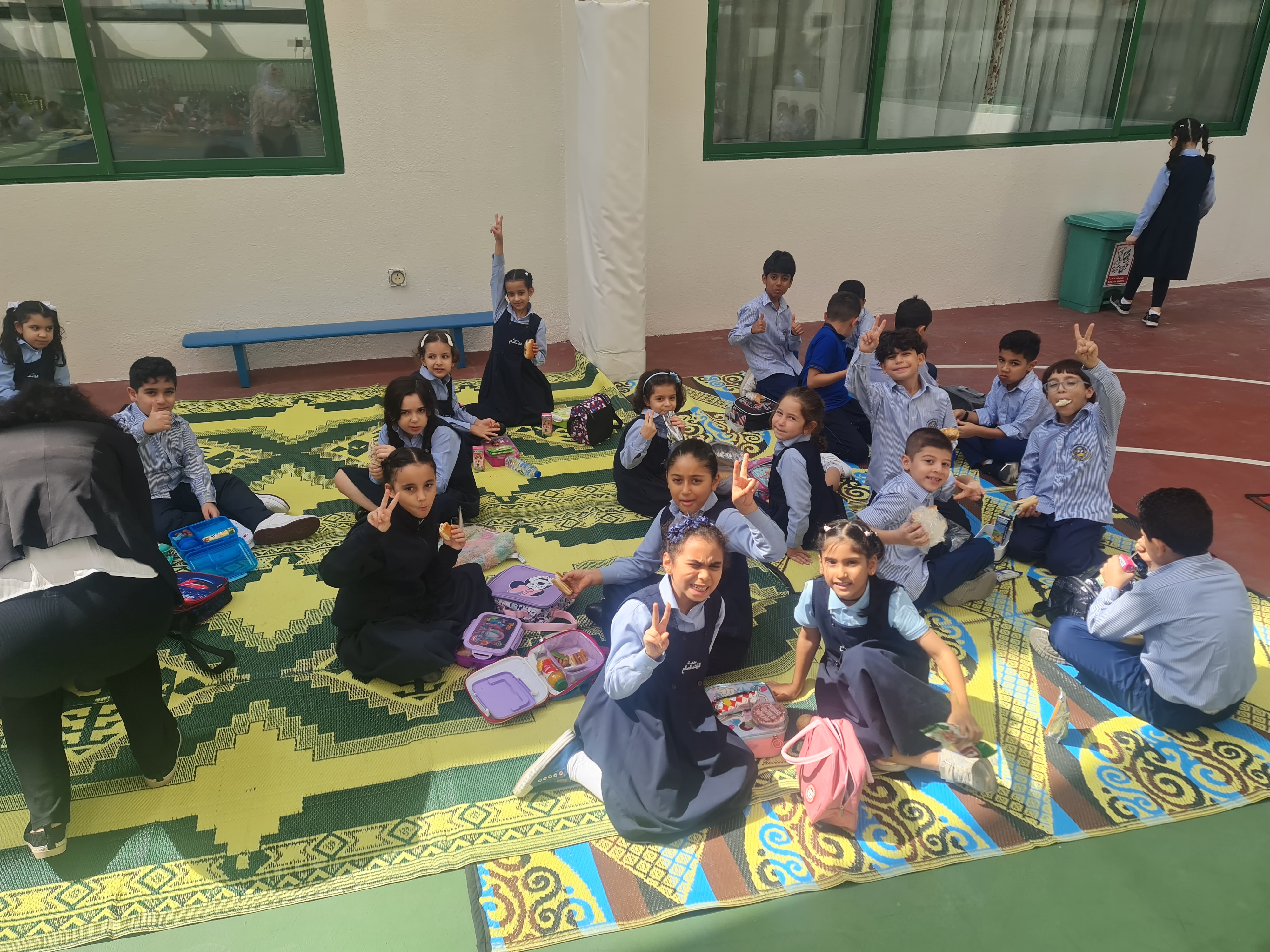 ذكريات اليوم الأول في المدرسة 2023-2024