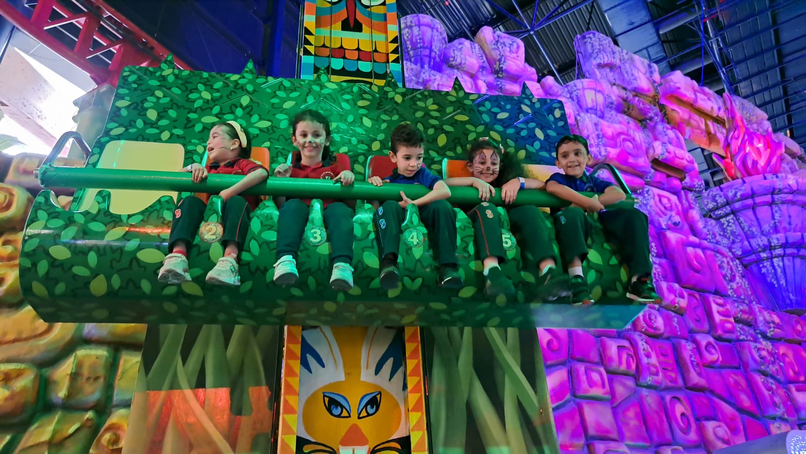 رحلة الروضة الثانية إلى ( ADVENTURELAND )