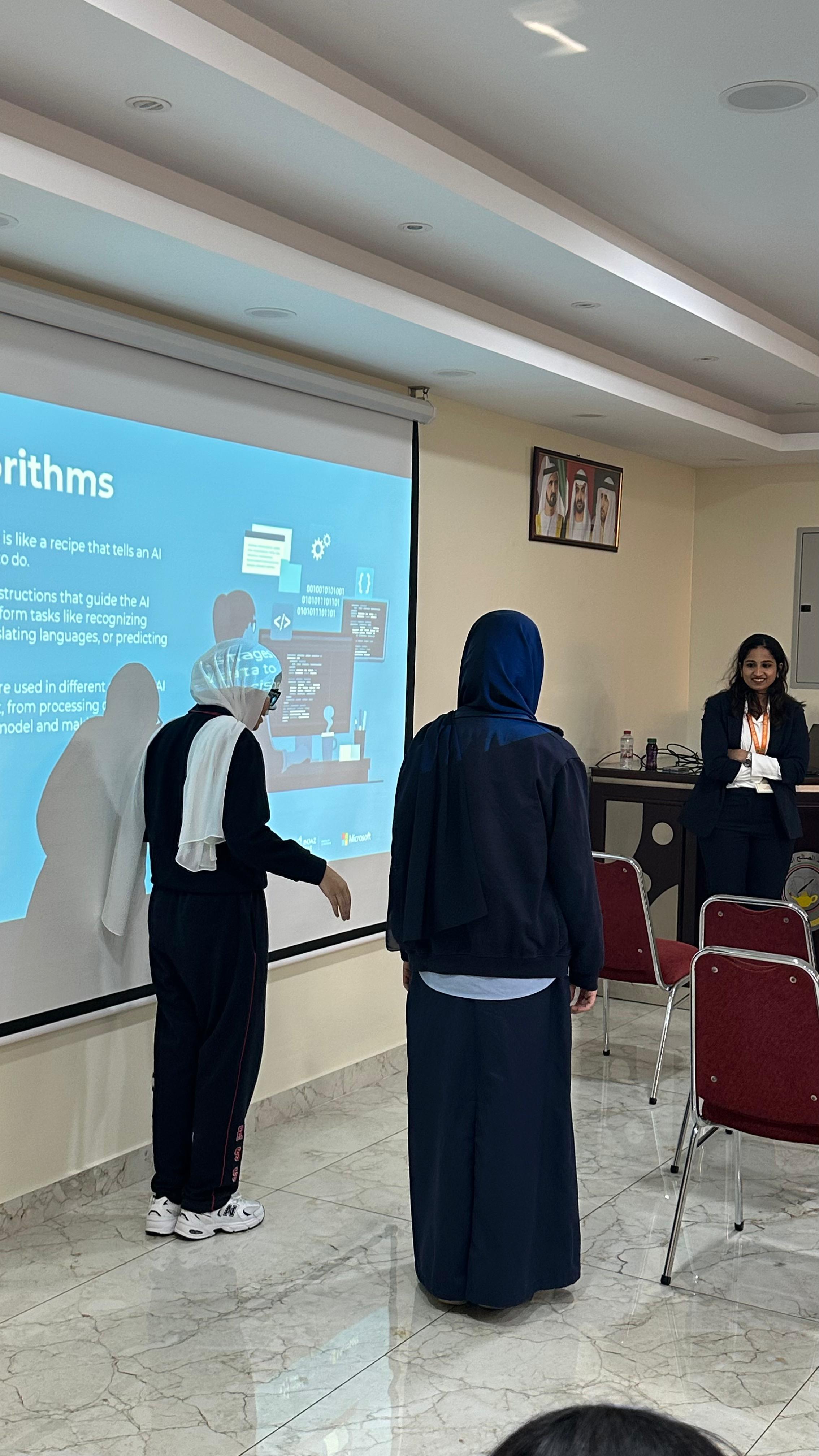  ورشة مميزة حول الذكاء الاصطناعي من مايكروسوفت بالتعاون مع مؤسسة إنجاز الإمارات