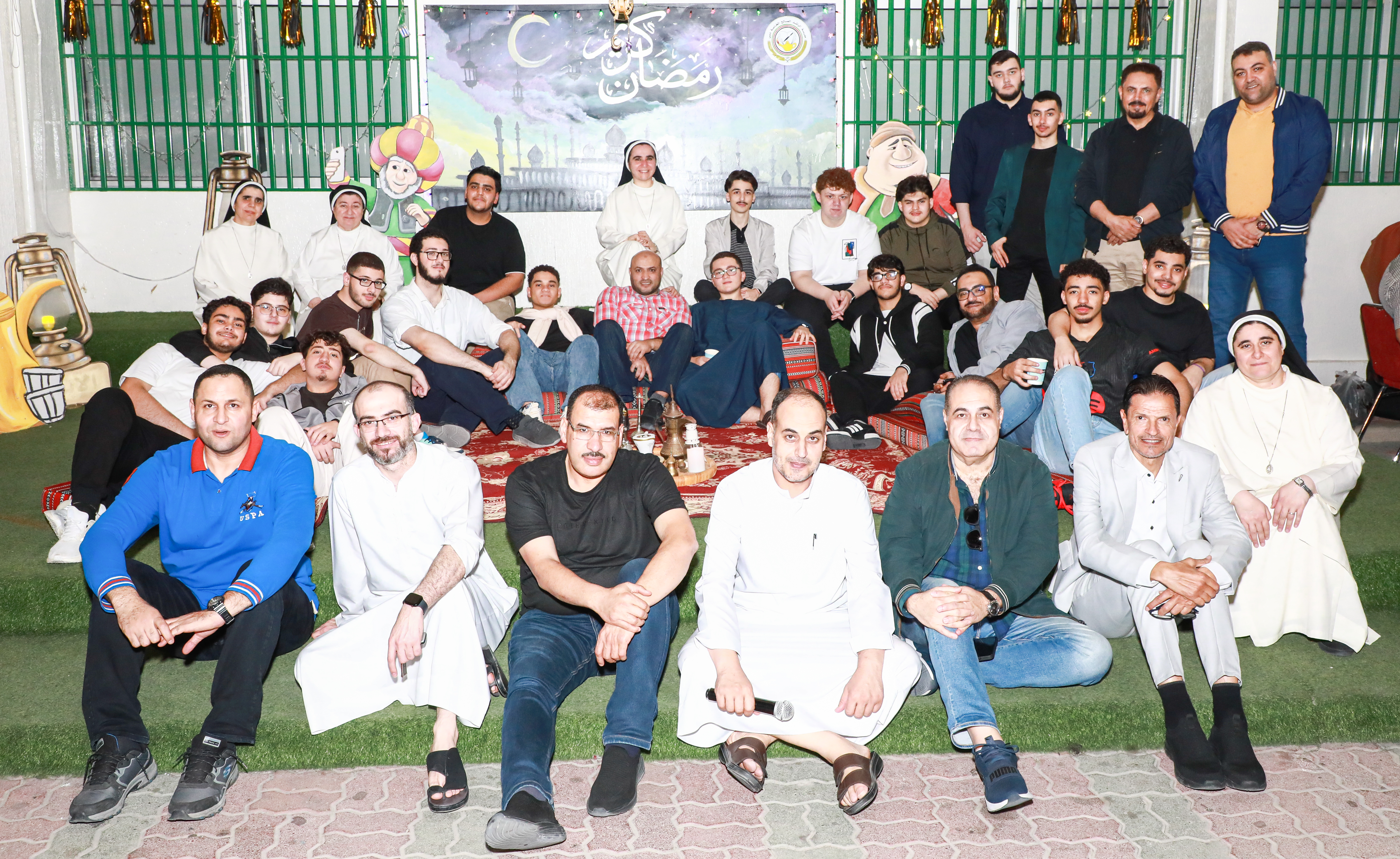 افطار رمضان لطلاب الصف الثاني عشر- بنين  مع المعلمين
