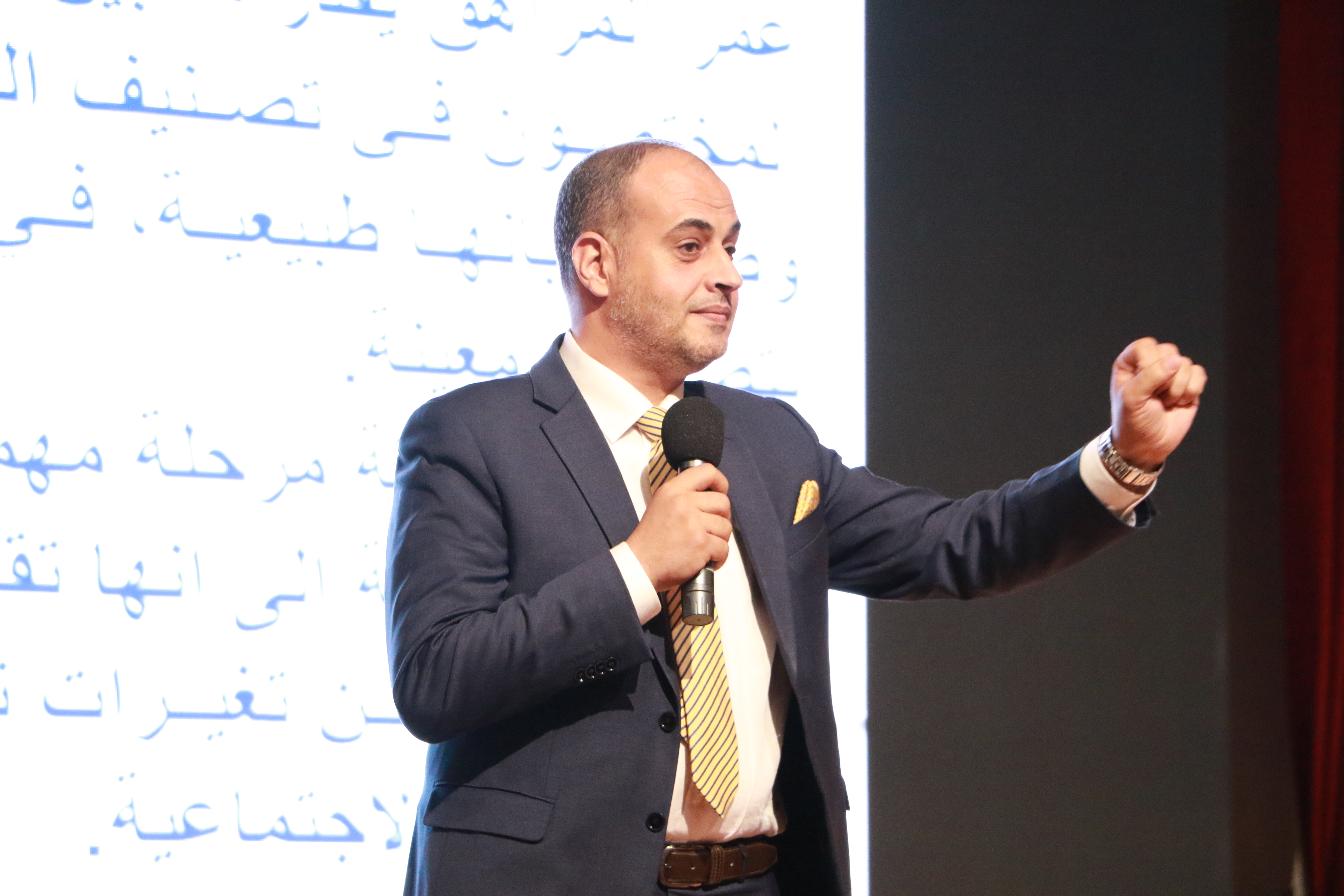 فن التعامل مع الطفل والمراهق