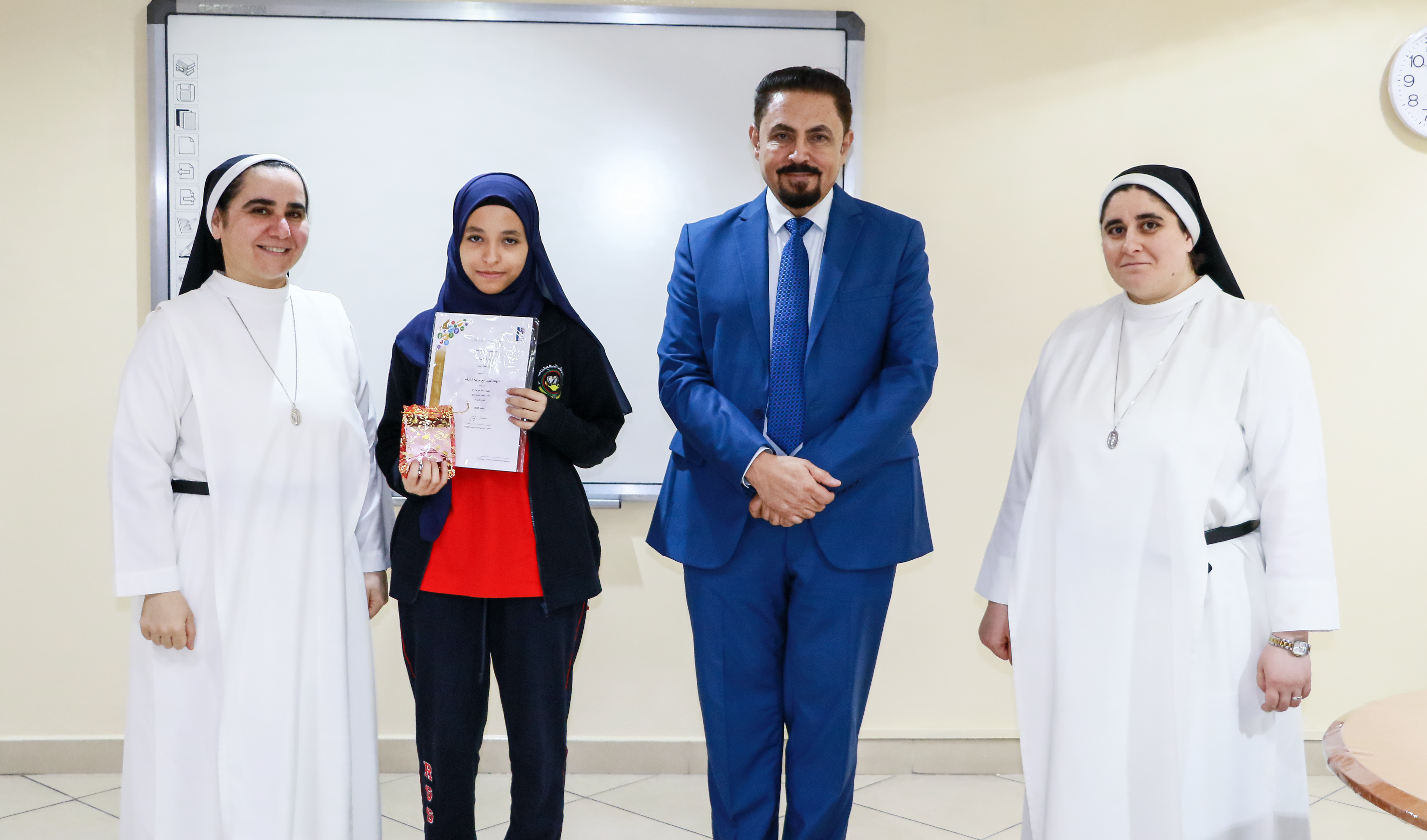 تكريم الطلبة الحاصلين على شهادة مرتبة الشرف في أختبار ال IBT