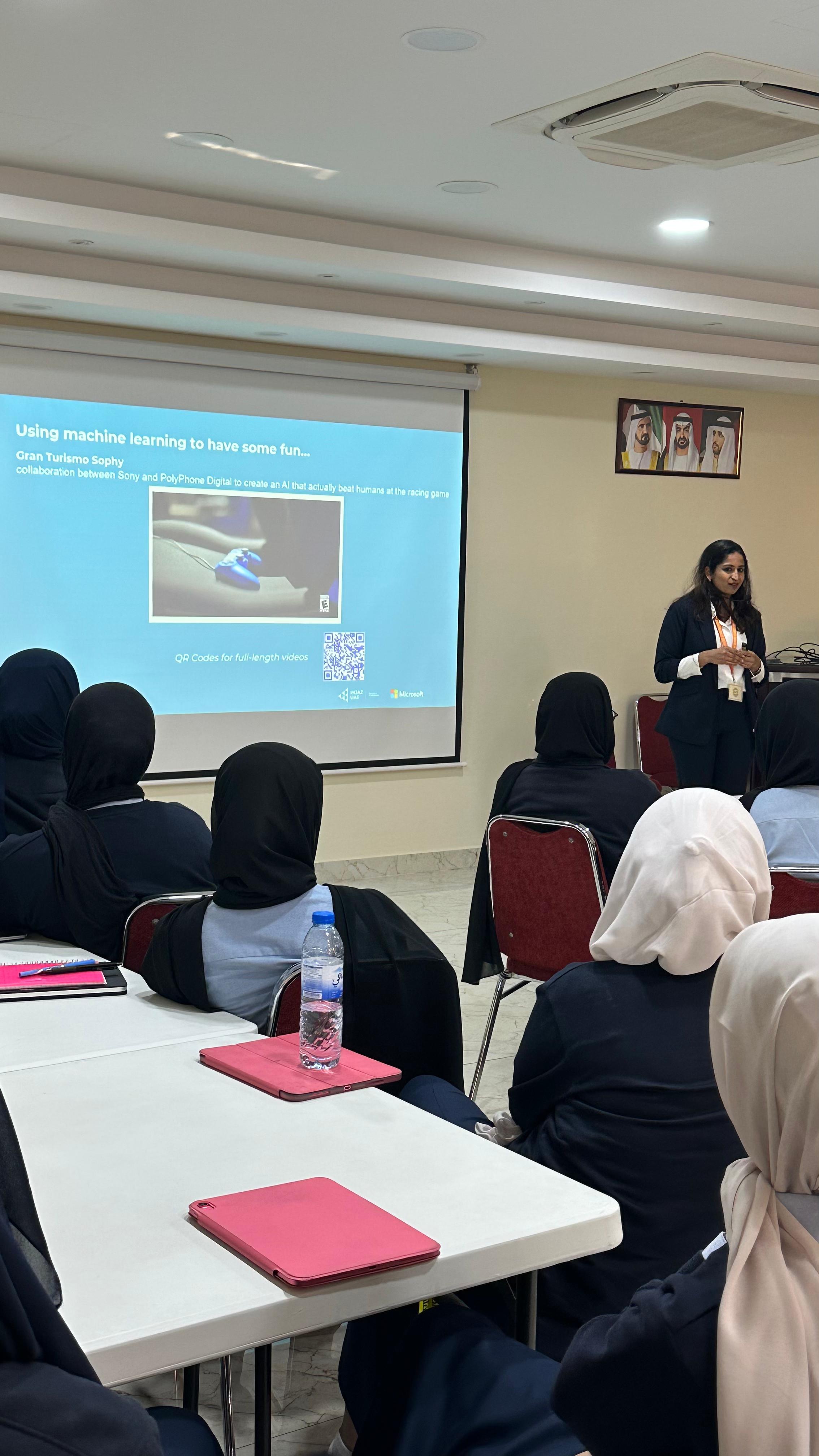  ورشة مميزة حول الذكاء الاصطناعي من مايكروسوفت بالتعاون مع مؤسسة إنجاز الإمارات
