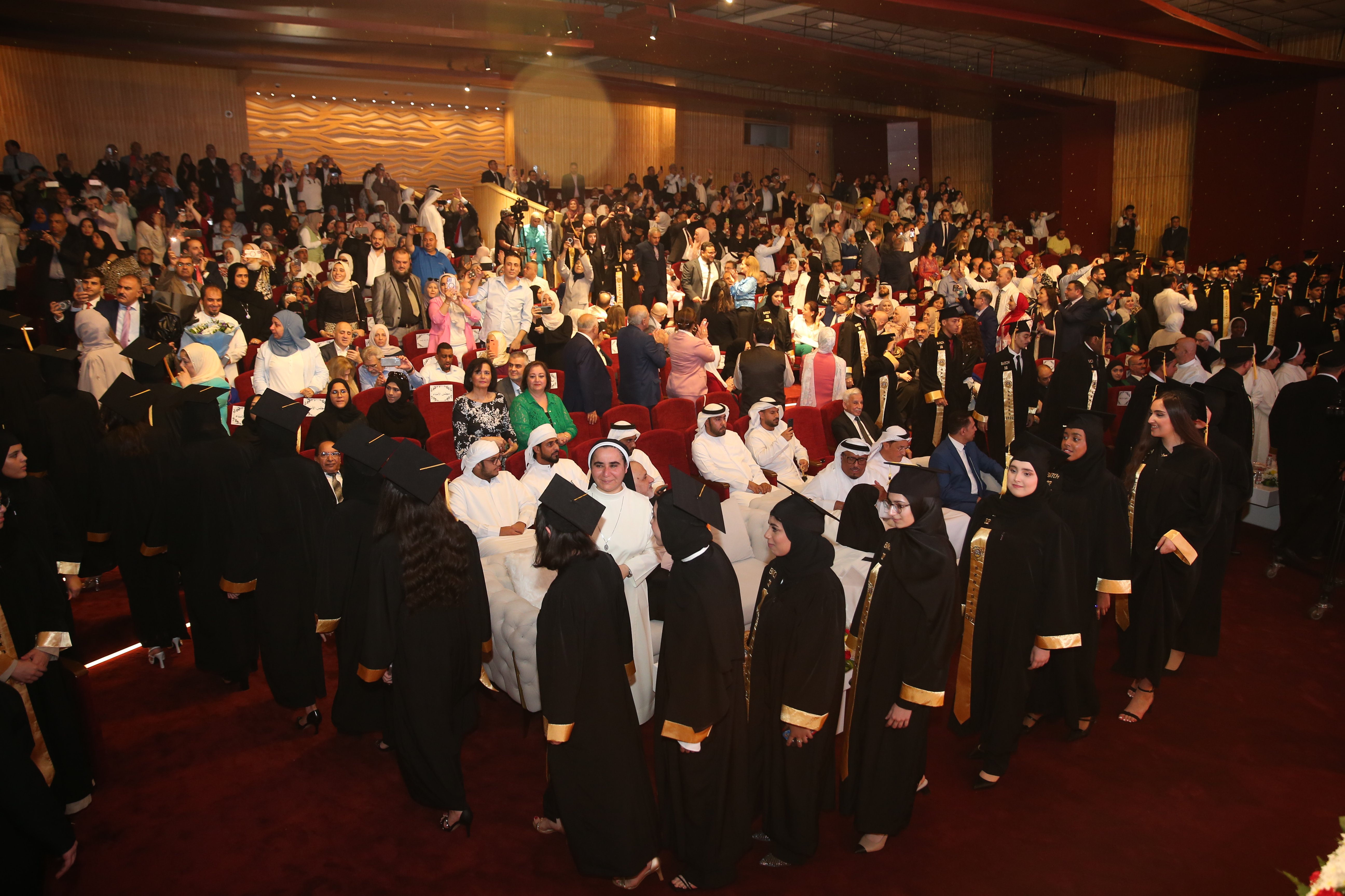 تخريج الصف الثاني عشر 2023