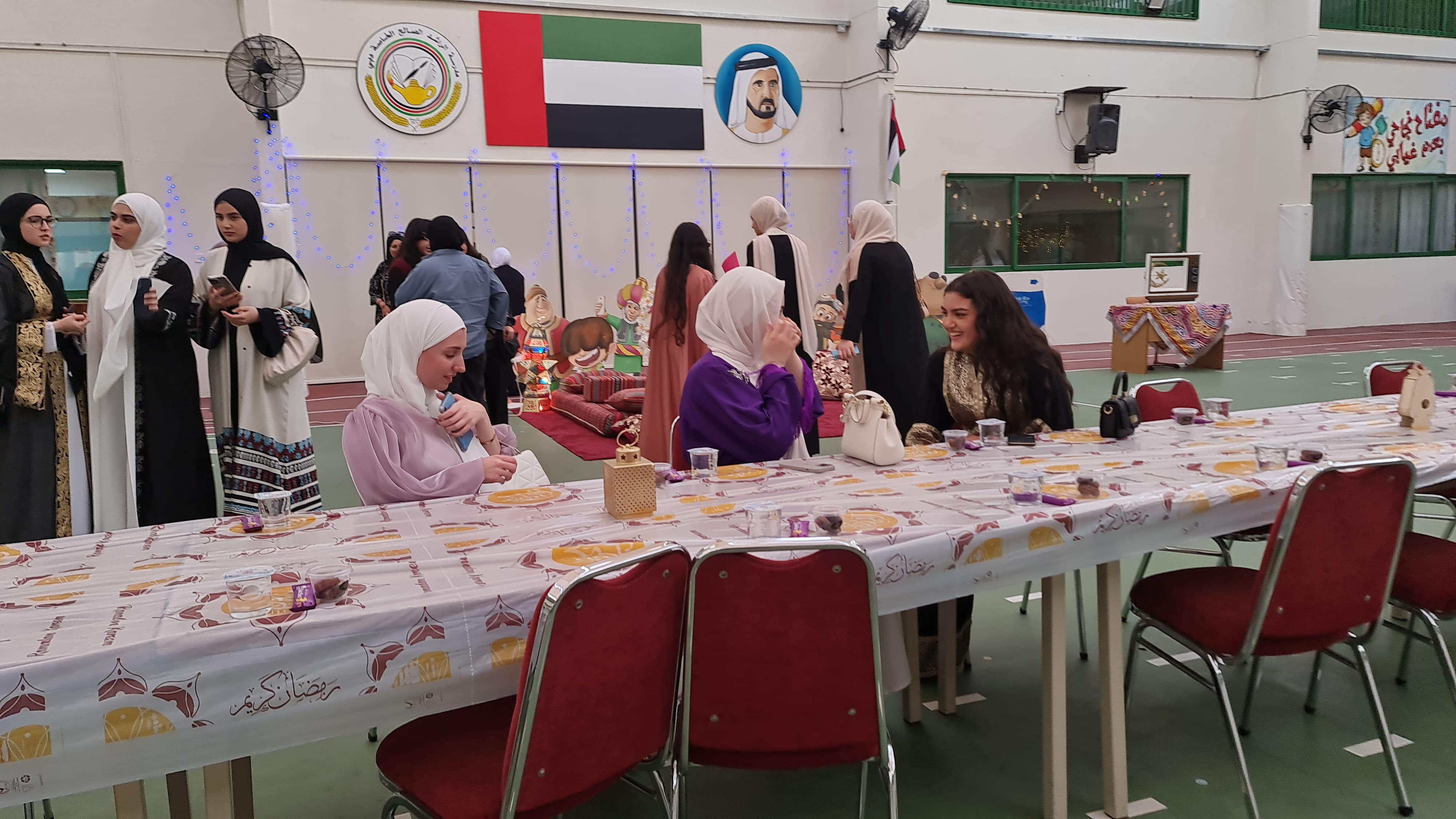 افطار رمضان لطالبات الصف الثاني عشر - بنات