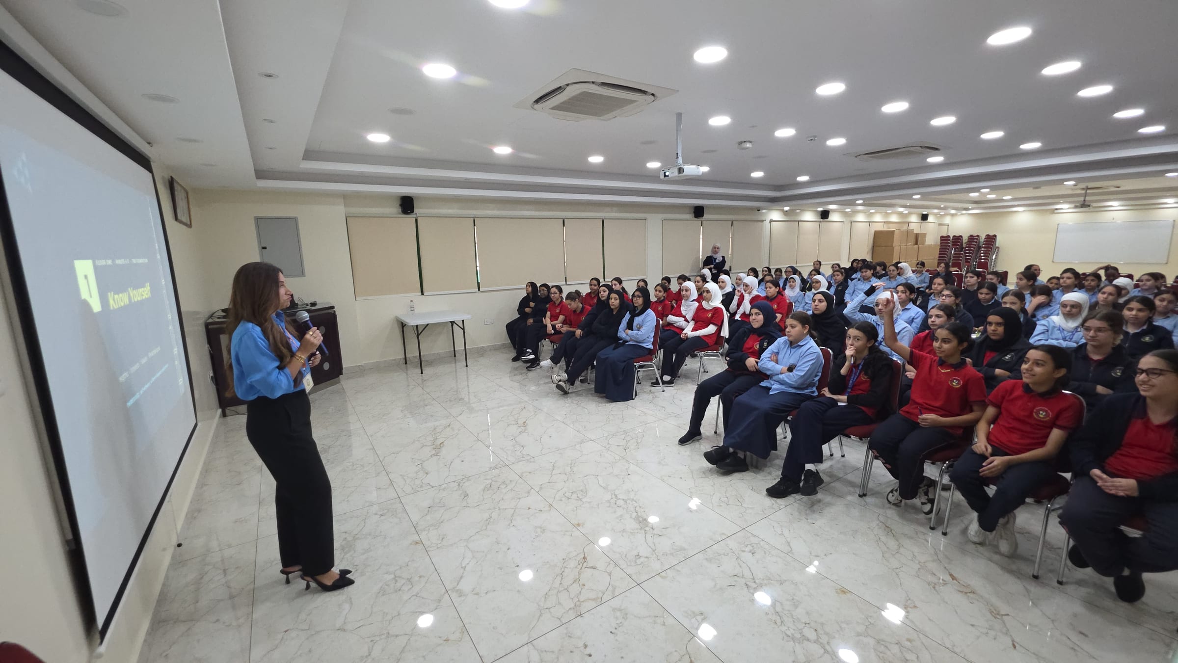 جلسة تفاعلية بعنوان ( القوة من الداخل ) بالتعاون مع مؤسسة إنجاز الإمارات