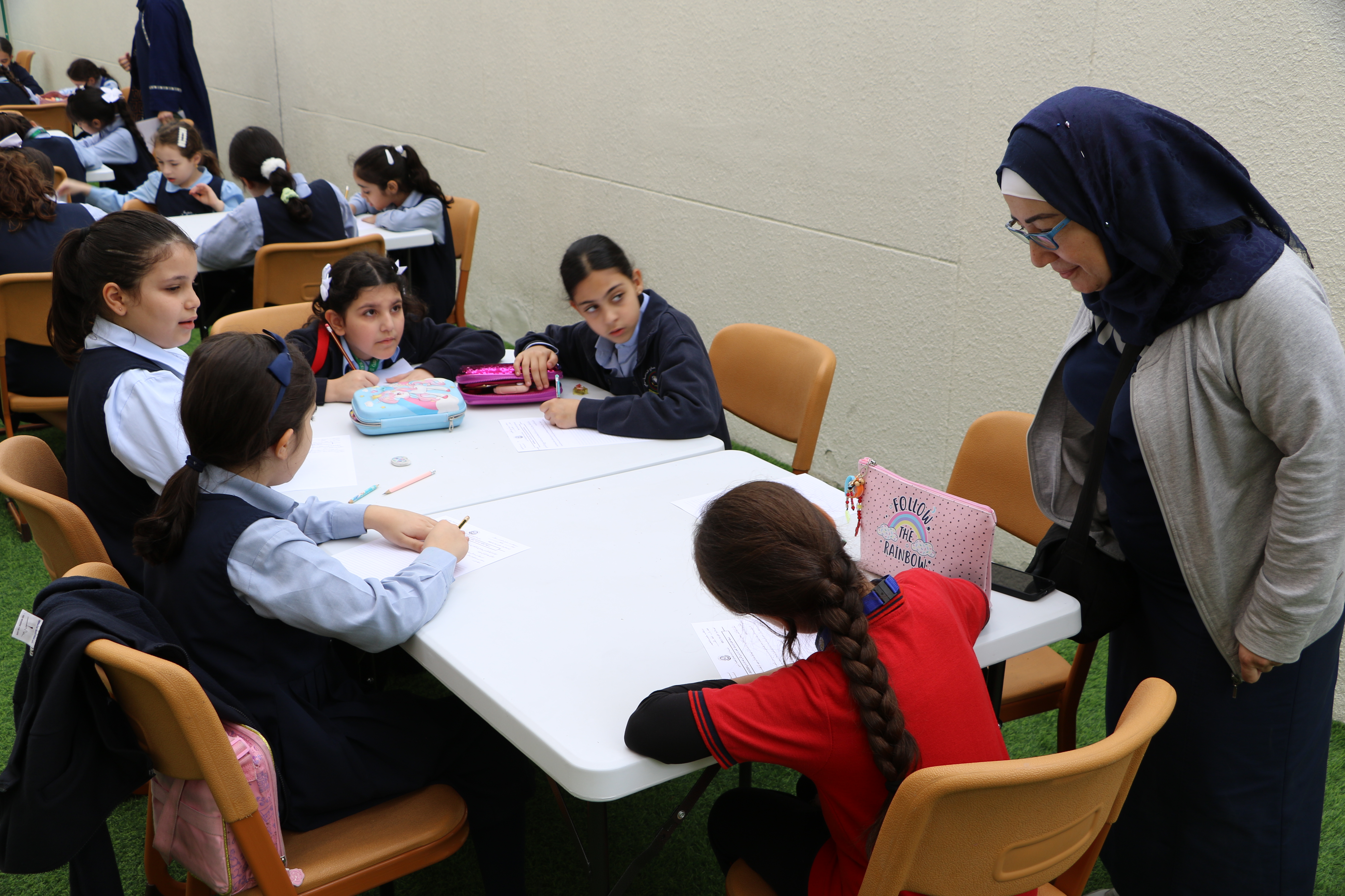 نوافذ على اللغة العربية