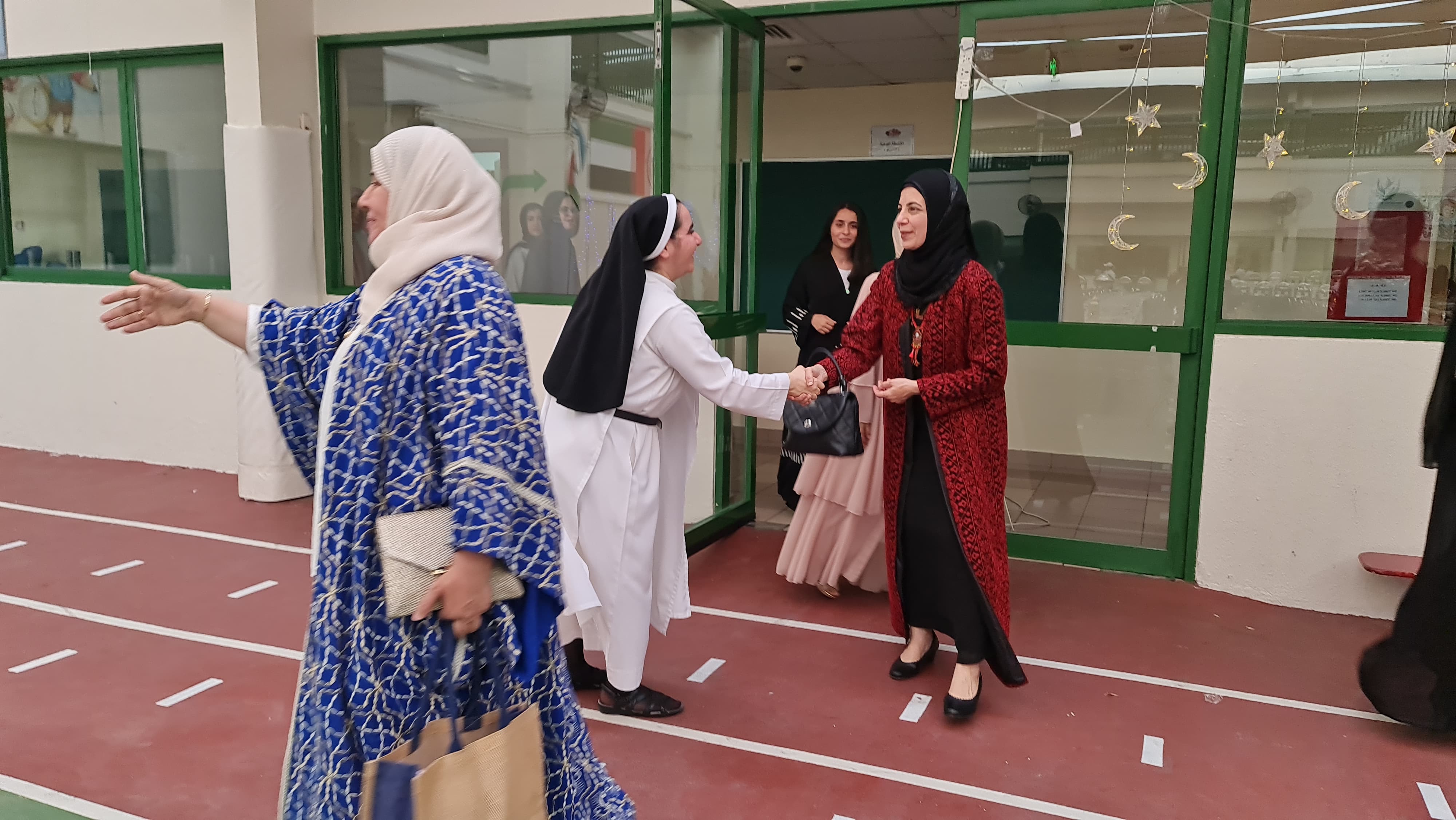 افطار رمضان لطالبات الصف الثاني عشر - بنات