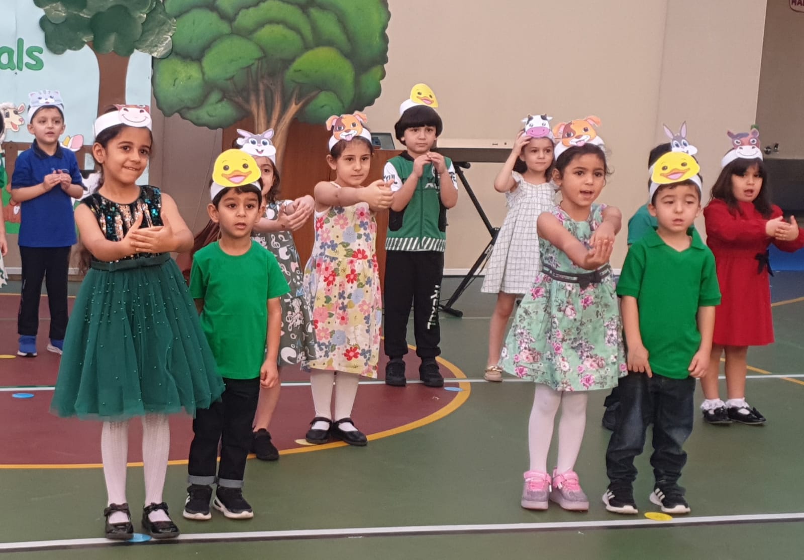 KG1 (C)  Farm Animals Assembly
