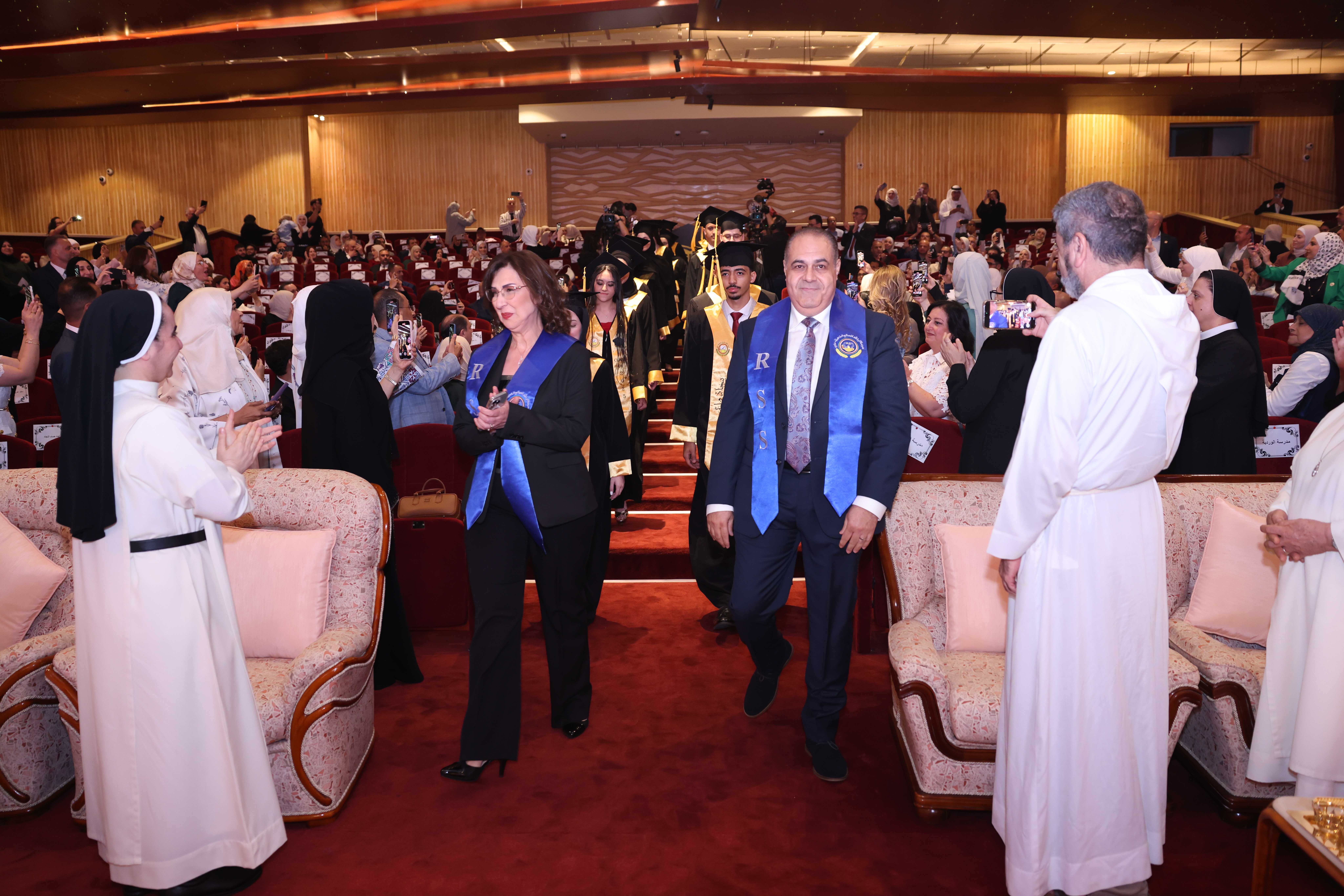 تخريج الصف الثاني عشر 2025