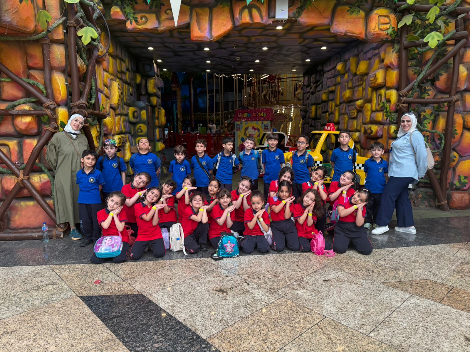 رحلة ترفيهية لطلاب الصف الاول إلى adventure land في مركز الصحارى 