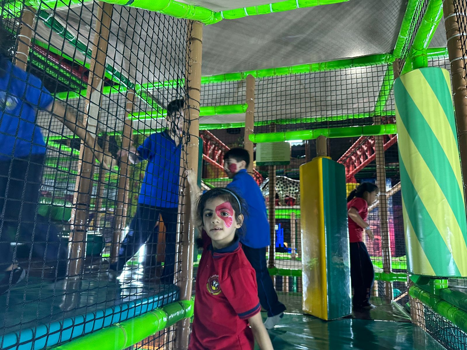 رحلة الصف الاول الأساسي إلى ( Adventureland )