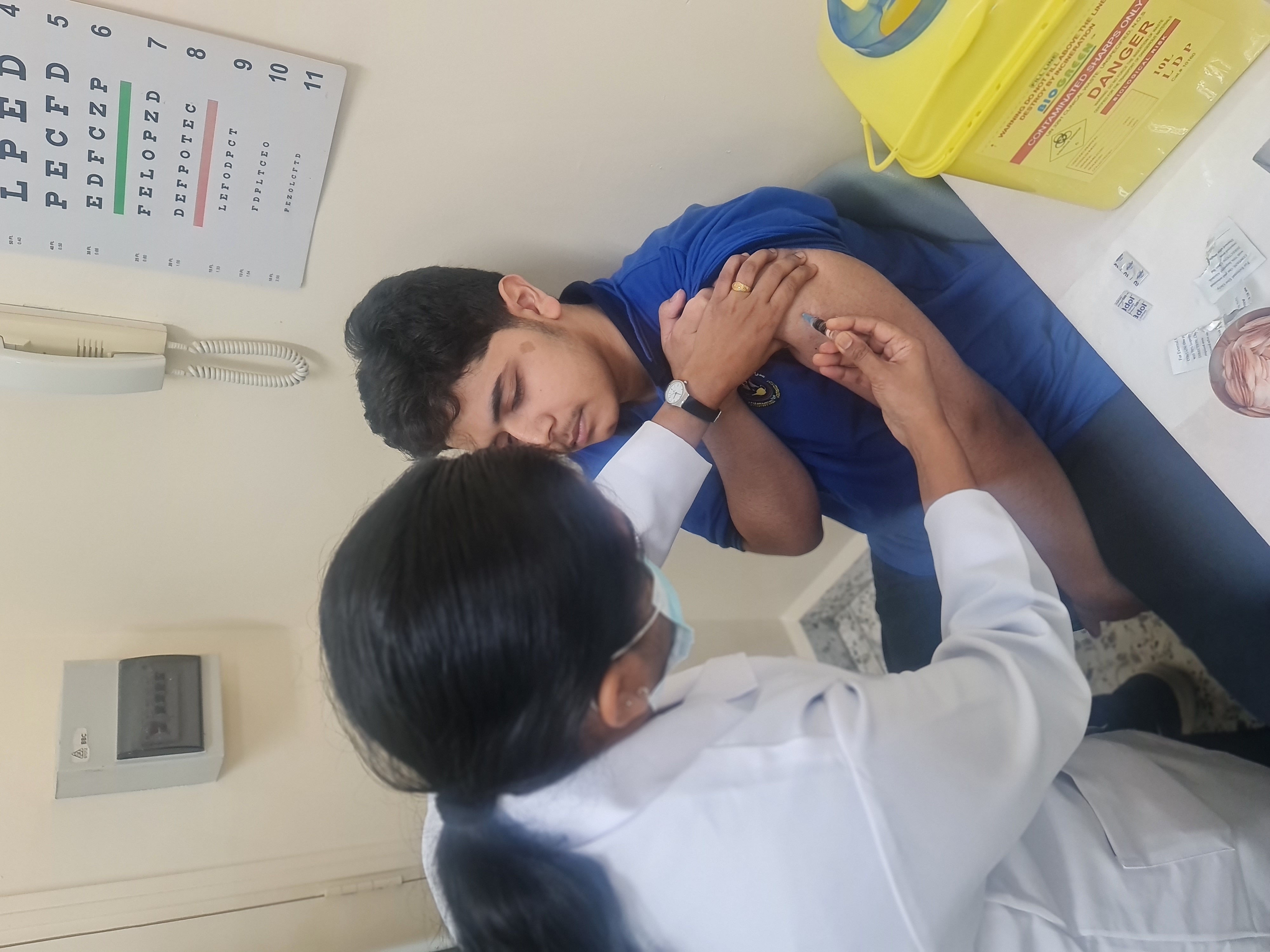 الخدمات الصحية (العيادة المدرسية )
