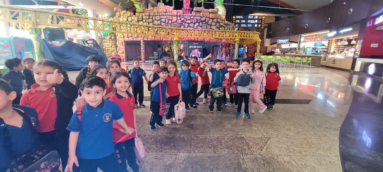 رحلة ترفيهية لطلاب الروضة الأولى إلى صحارى سنتر