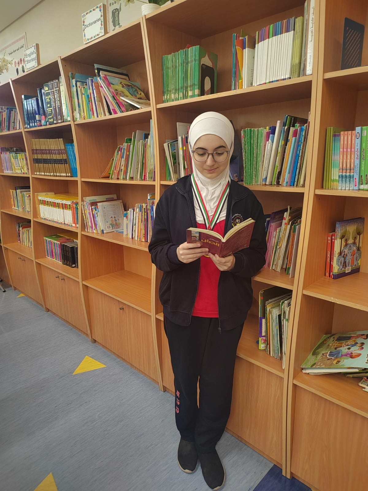 تكريم أفضل قارئ من المكتبة المدرسية للفصل الدراسي الثالث
